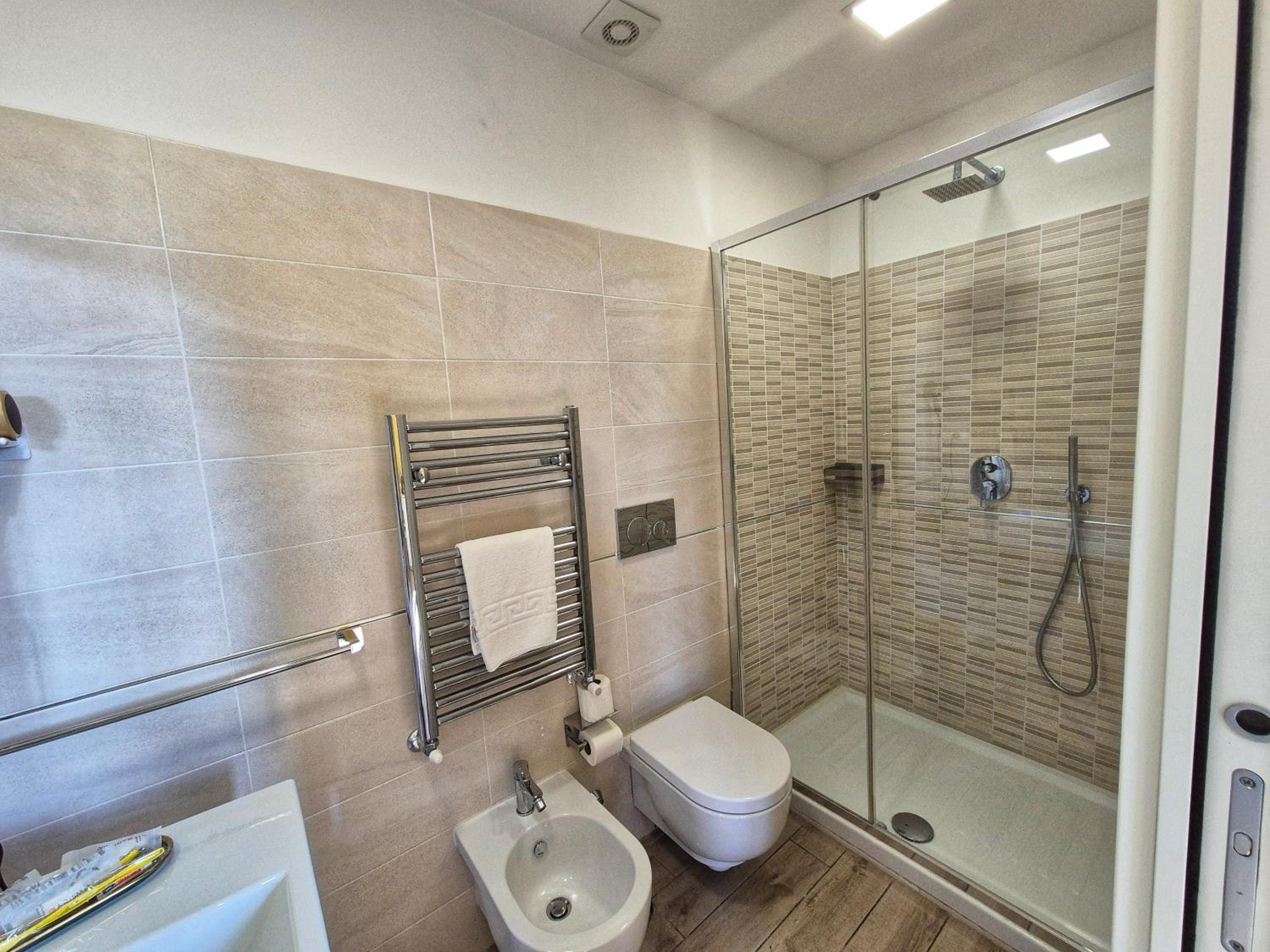 Luxury Quadruple Room photo 2