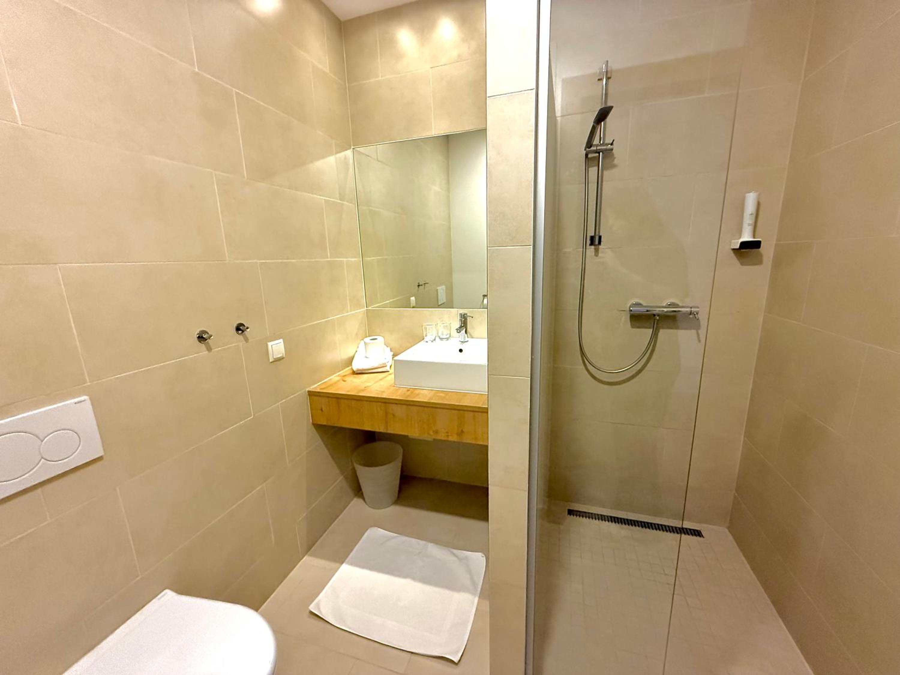 Single Room photo 2