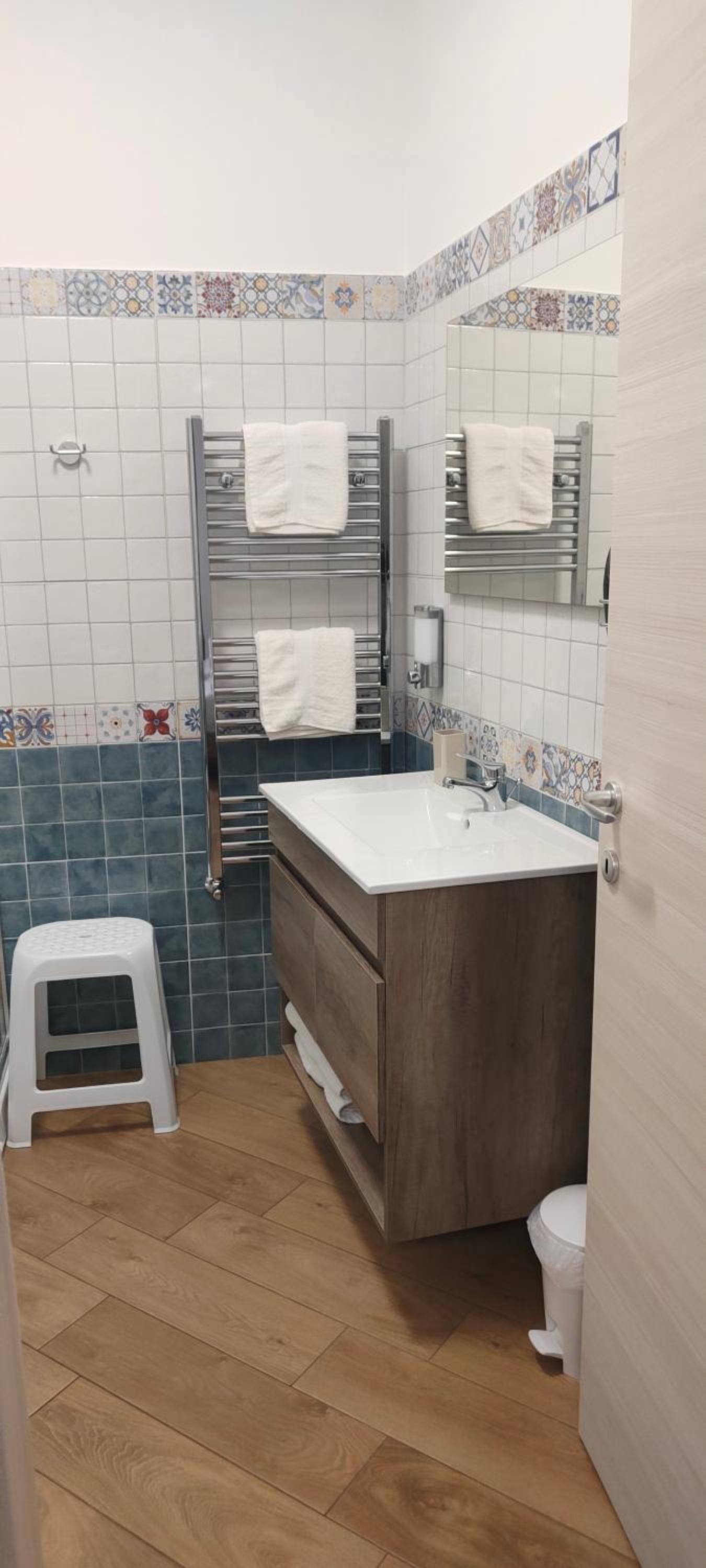 Large Double or Twin Room photo 3