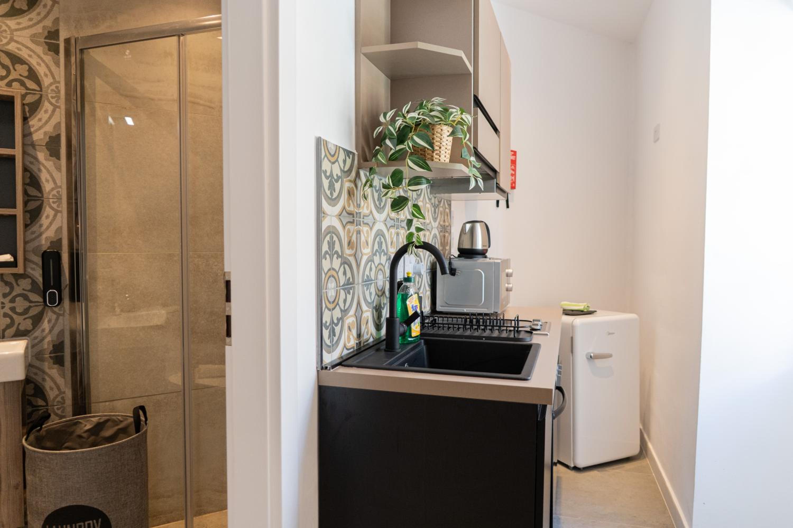 One-Bedroom Apartment