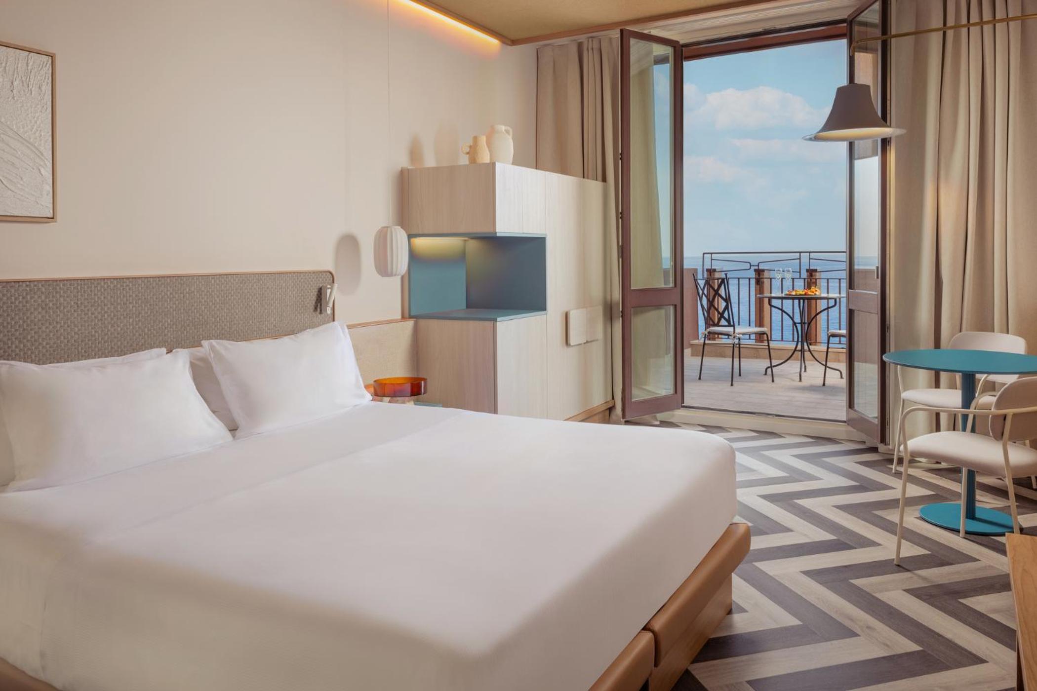 Premium Twin Room with Sea View