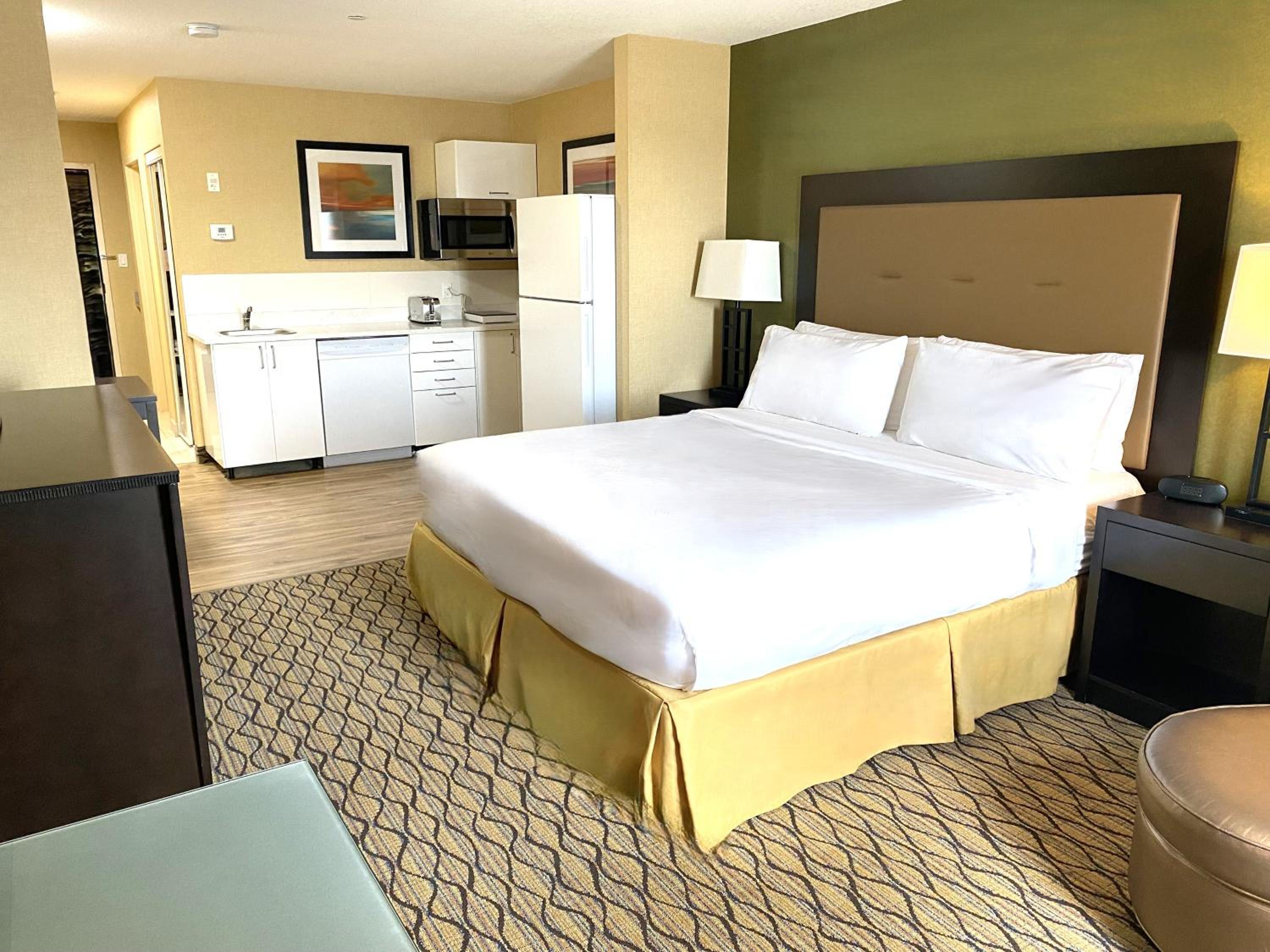 Executive King Suite - Non-Smoking