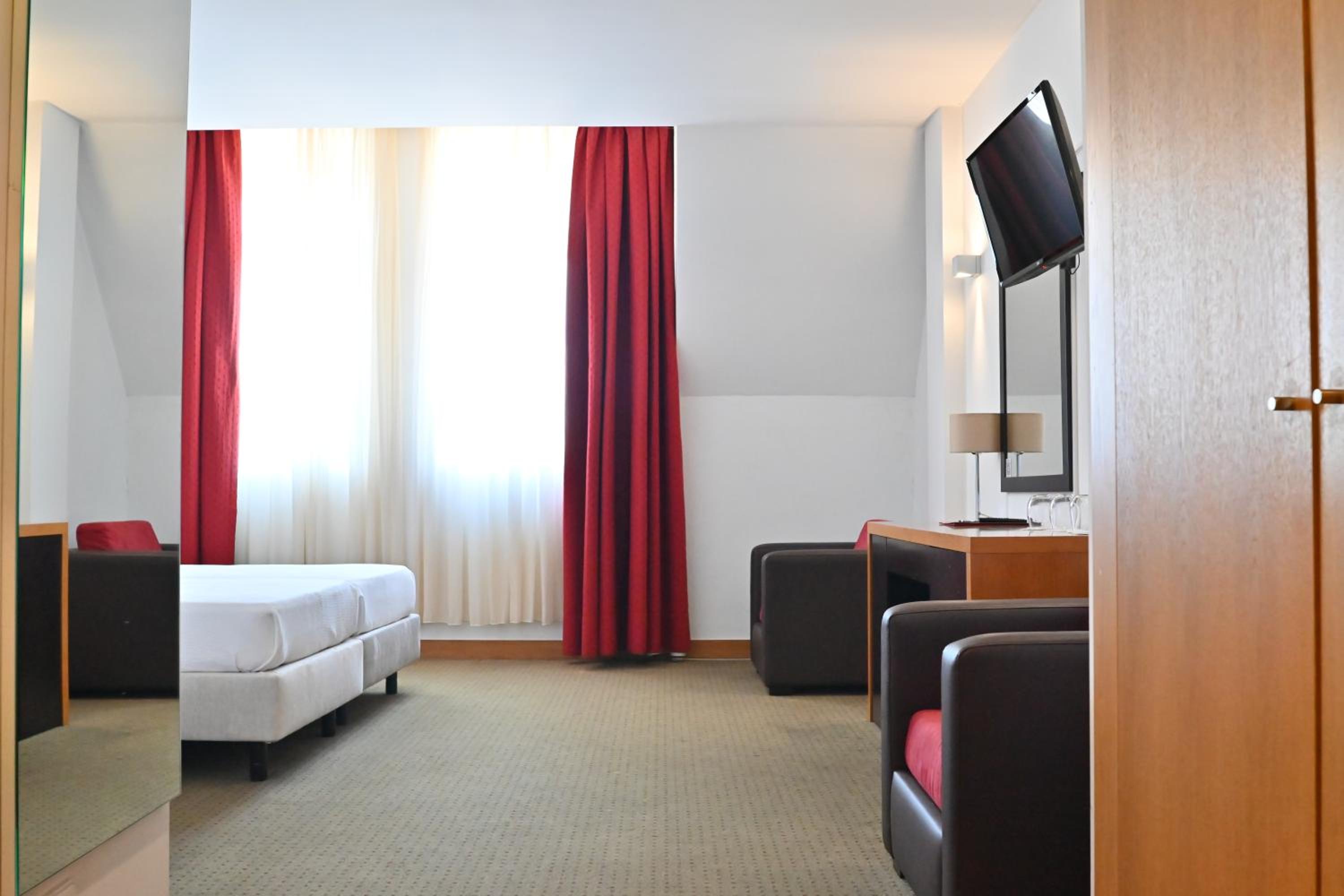 Superior Twin Room - Photo 5