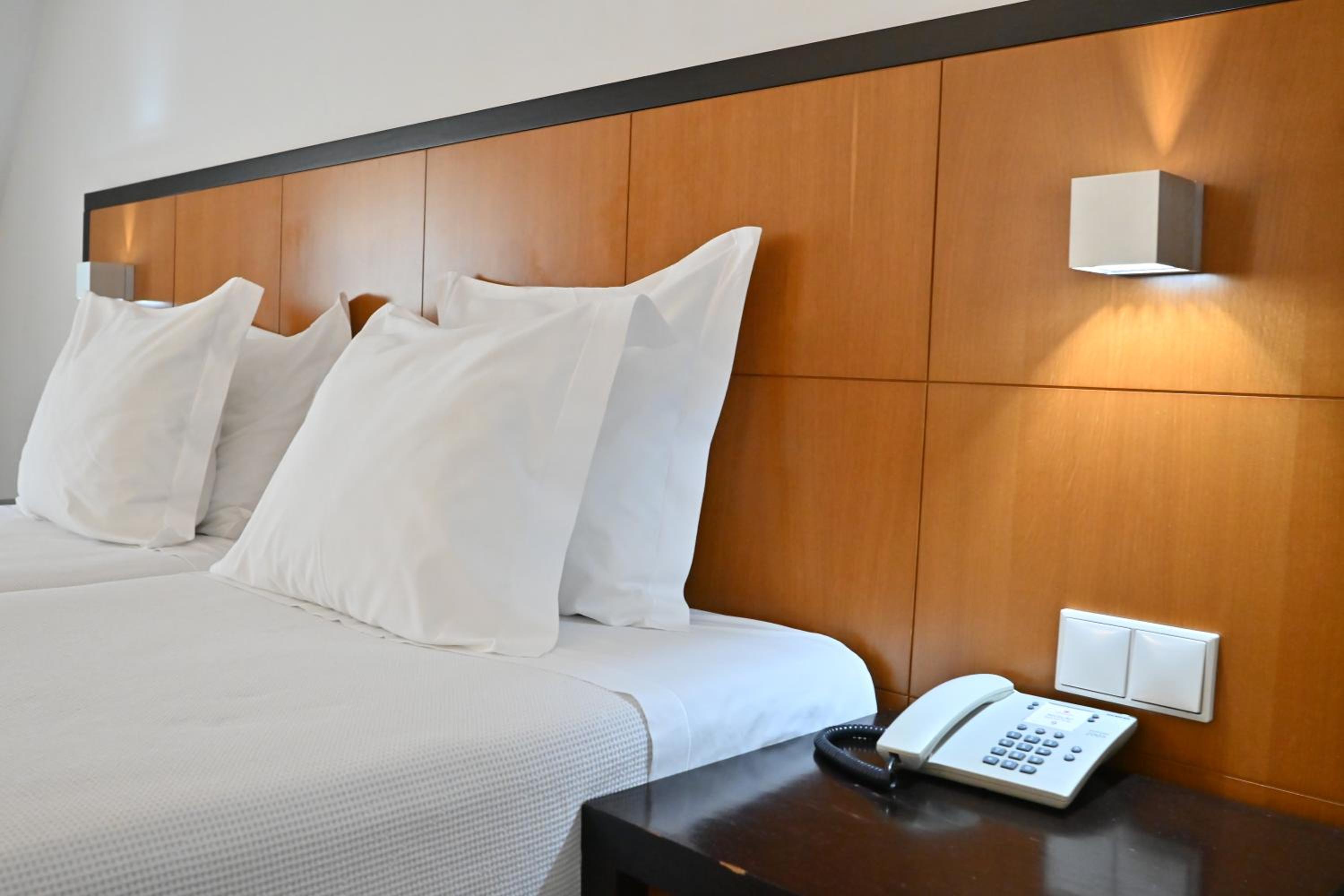 Superior Twin Room - Photo 4