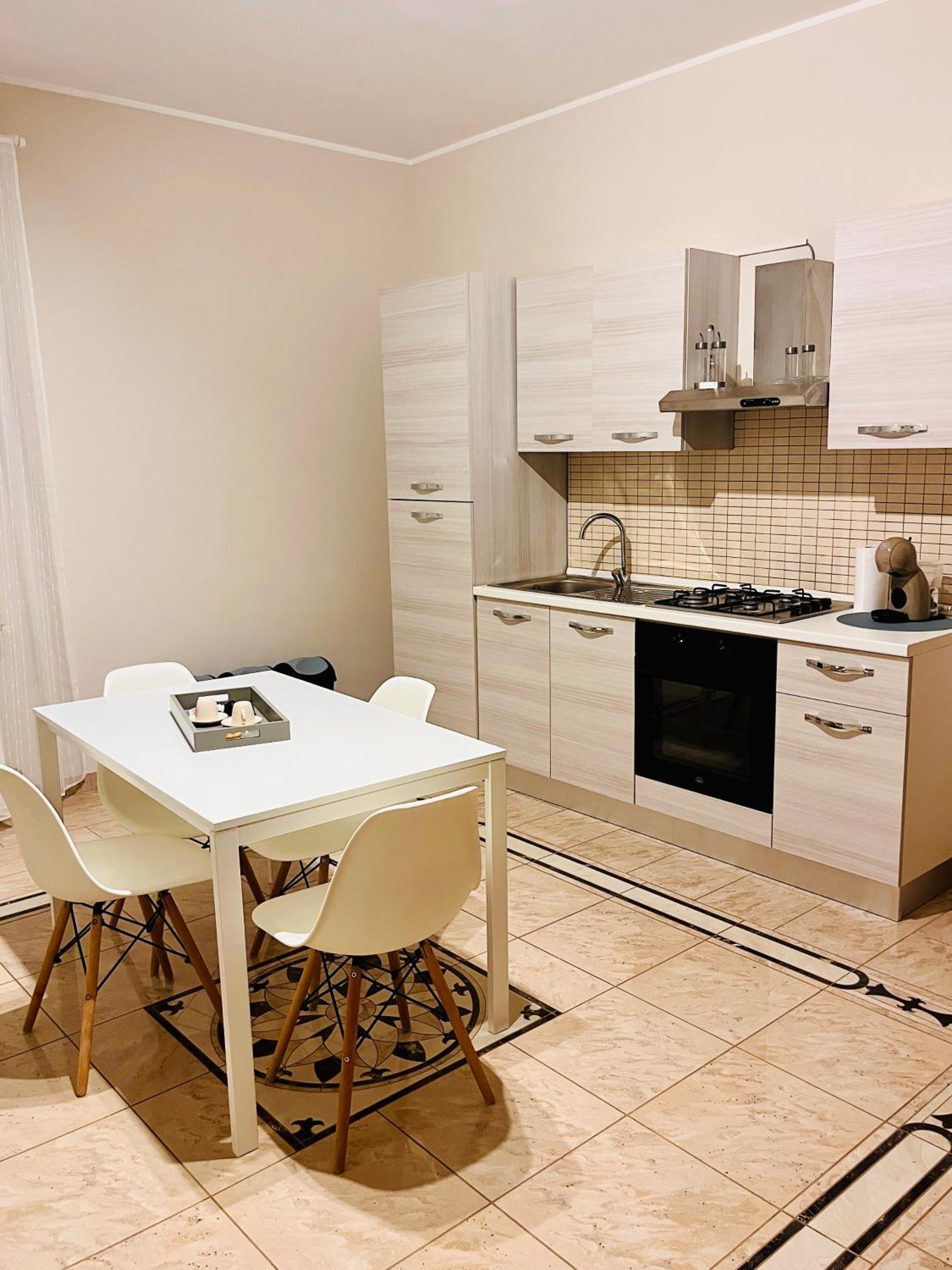 One-Bedroom Apartment photo 1
