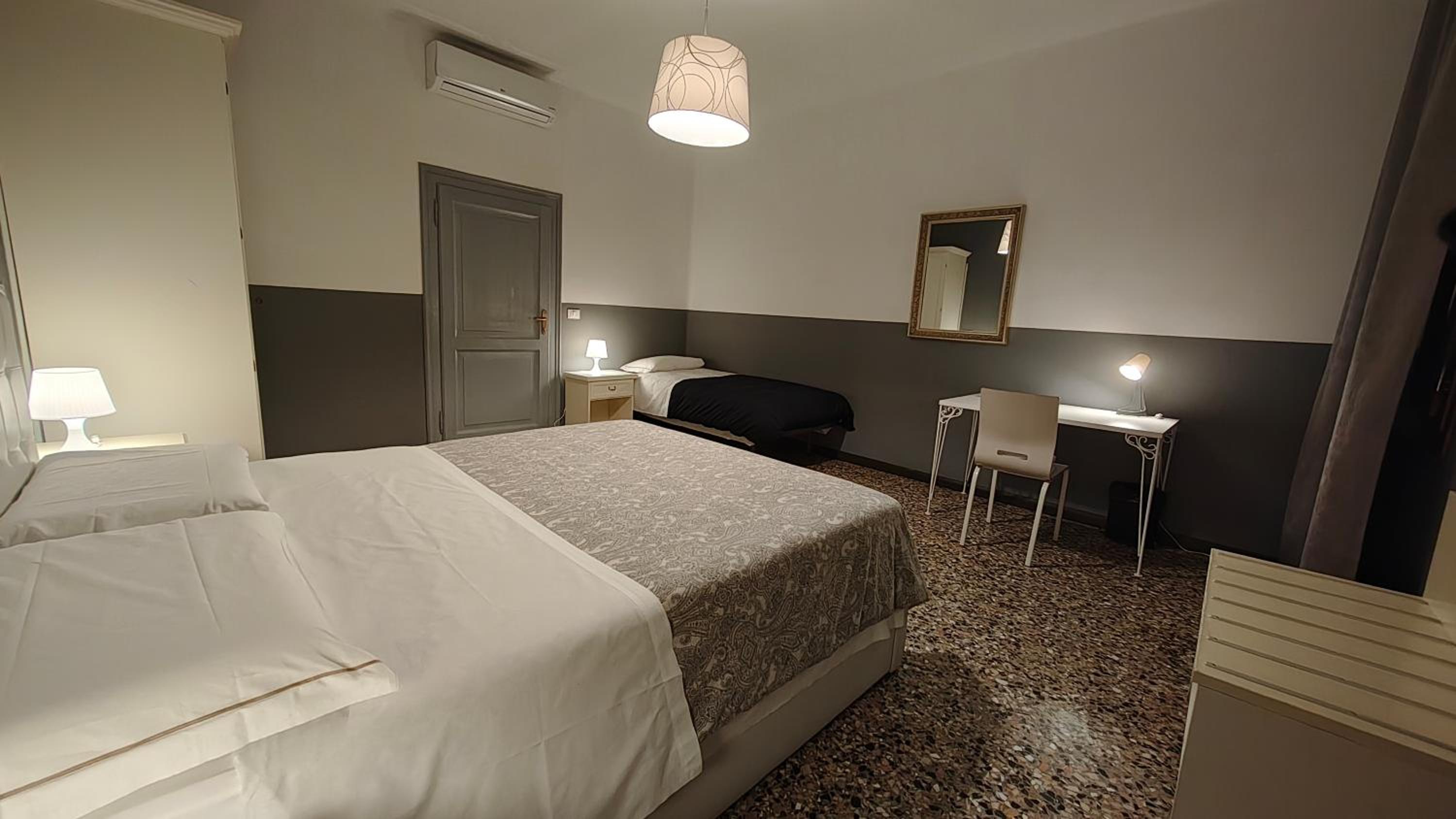 Camera Tripla con bagno privato