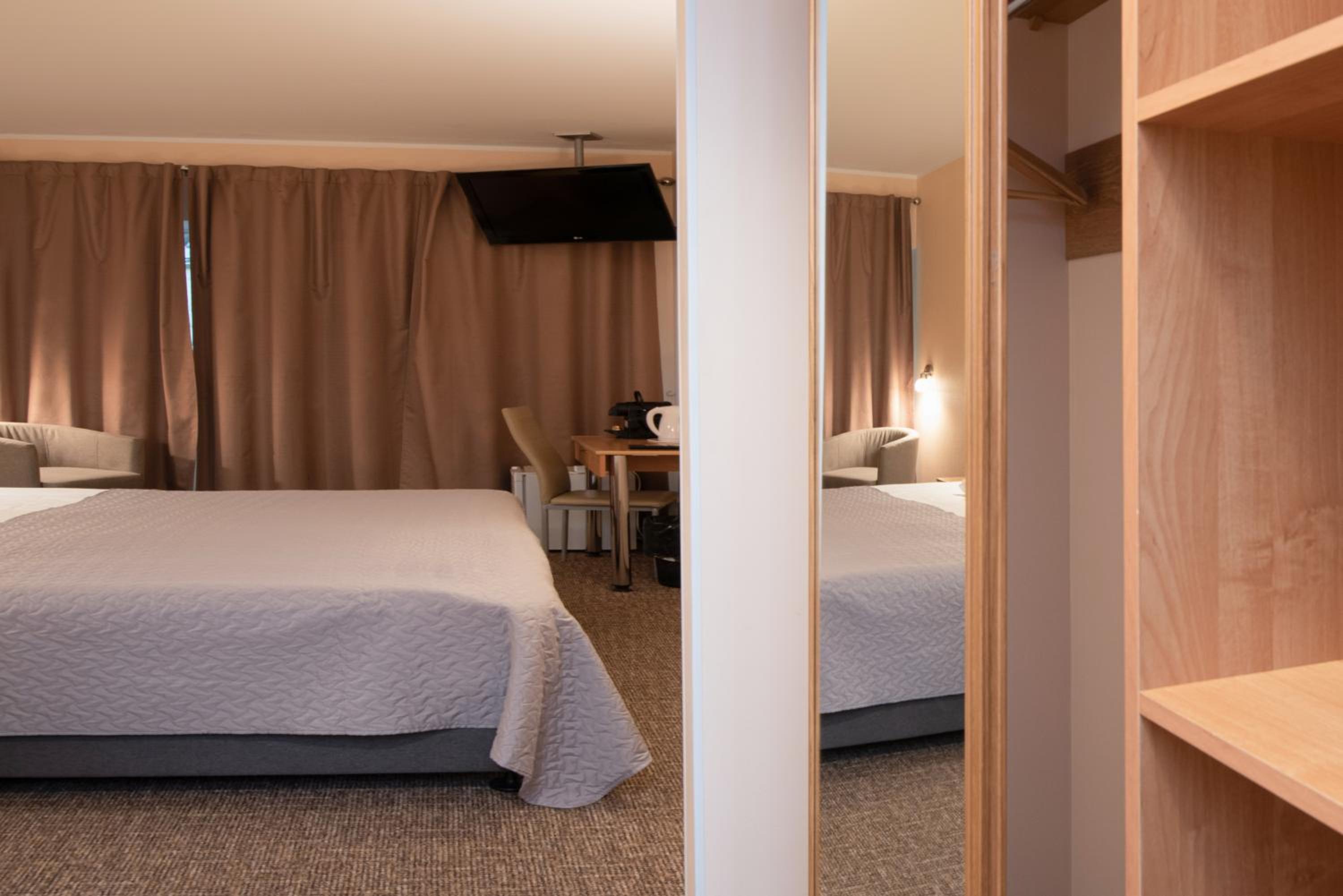 Double Room - Photo 2