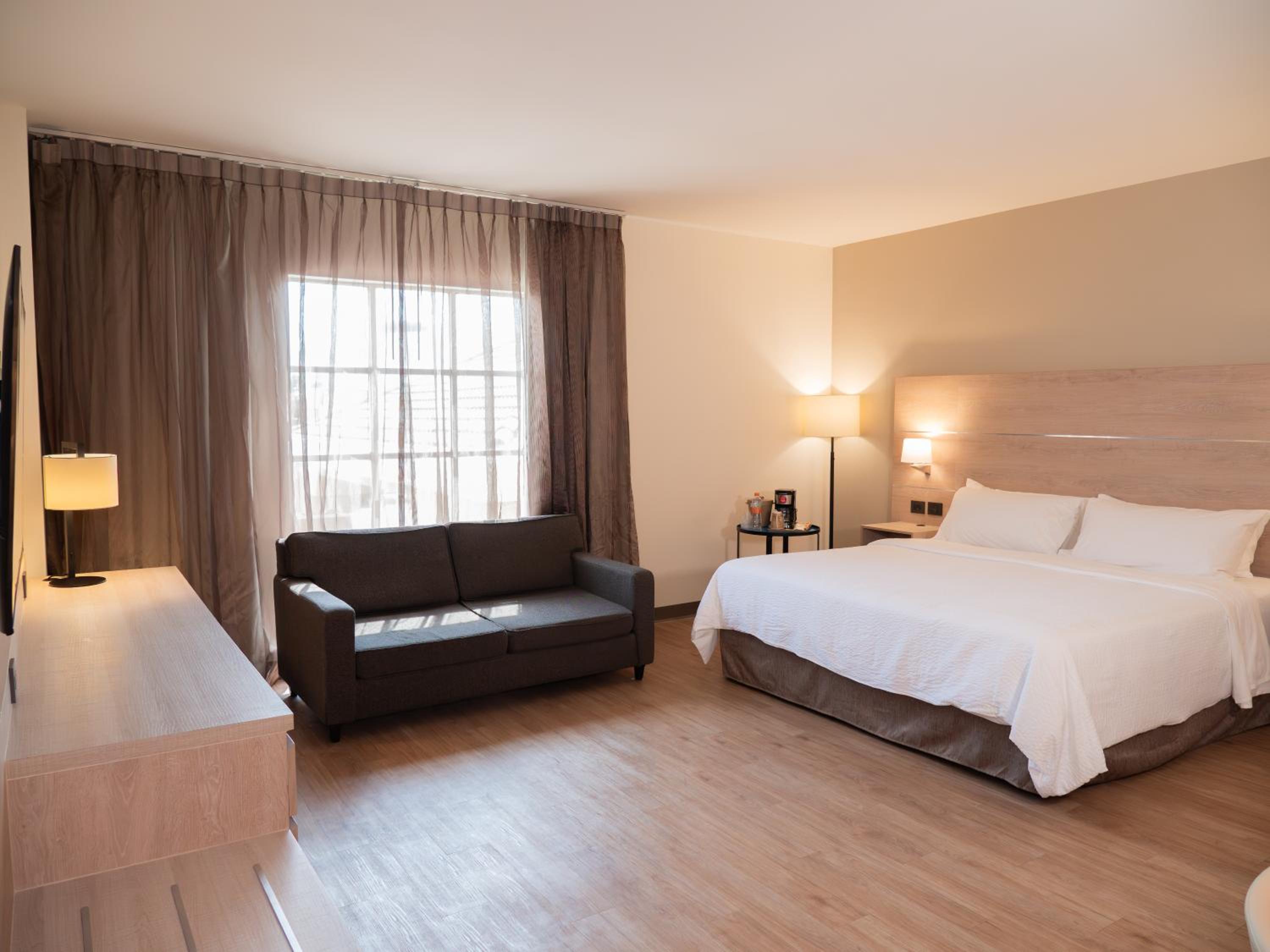 King Suite - Photo 2