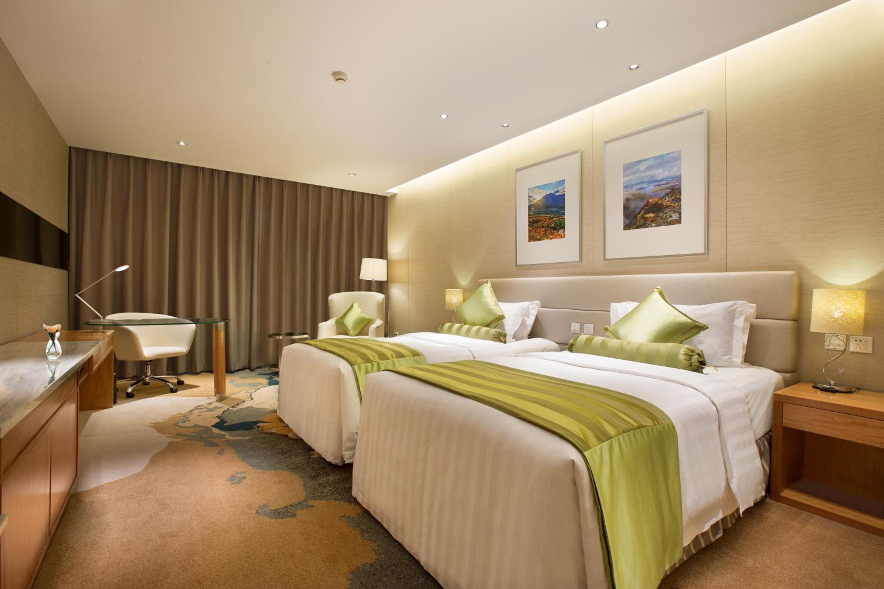 Metropark Deluxe Twin Room photo 2