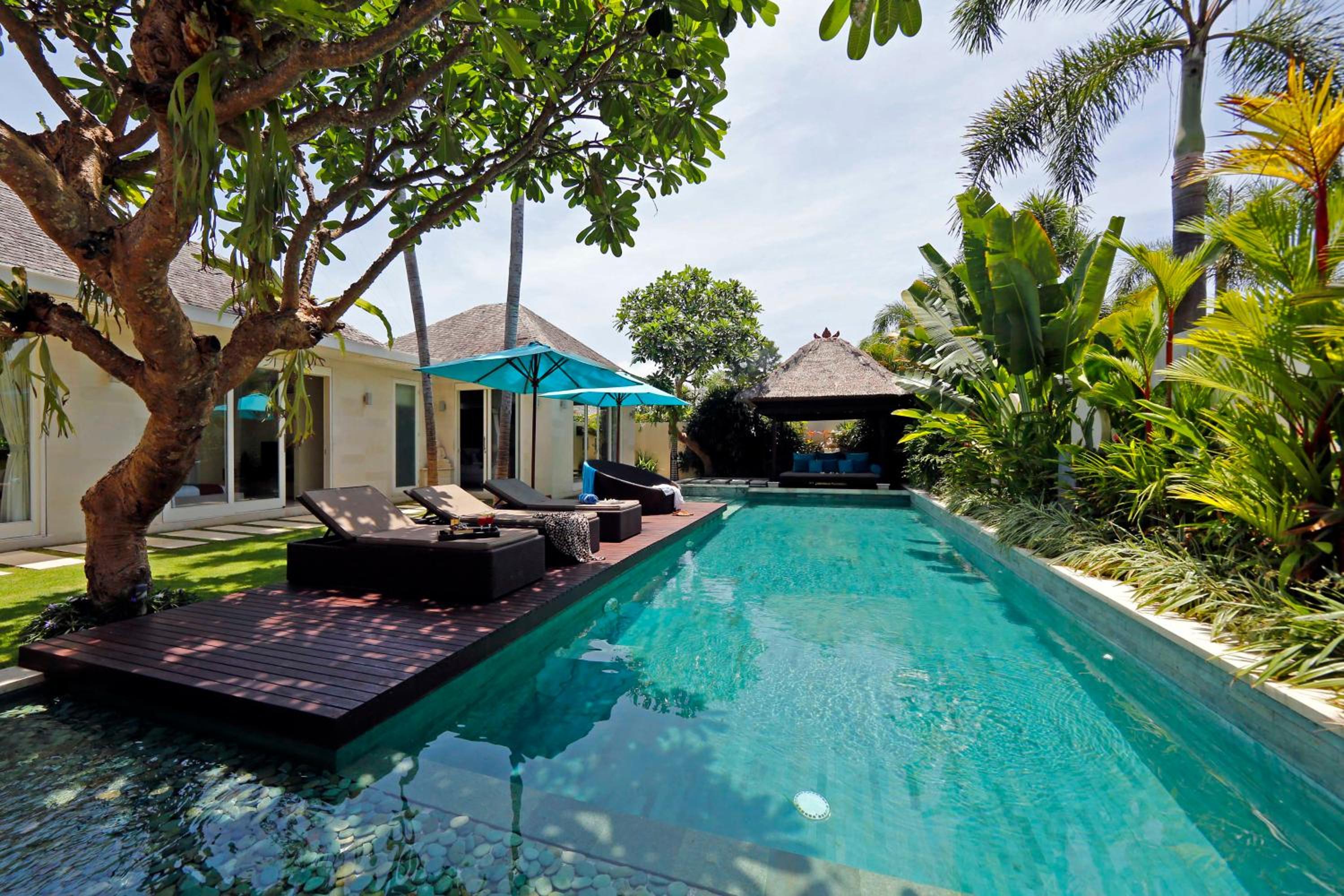 Three-Bedroom Villa with Private Pool - Photo 18