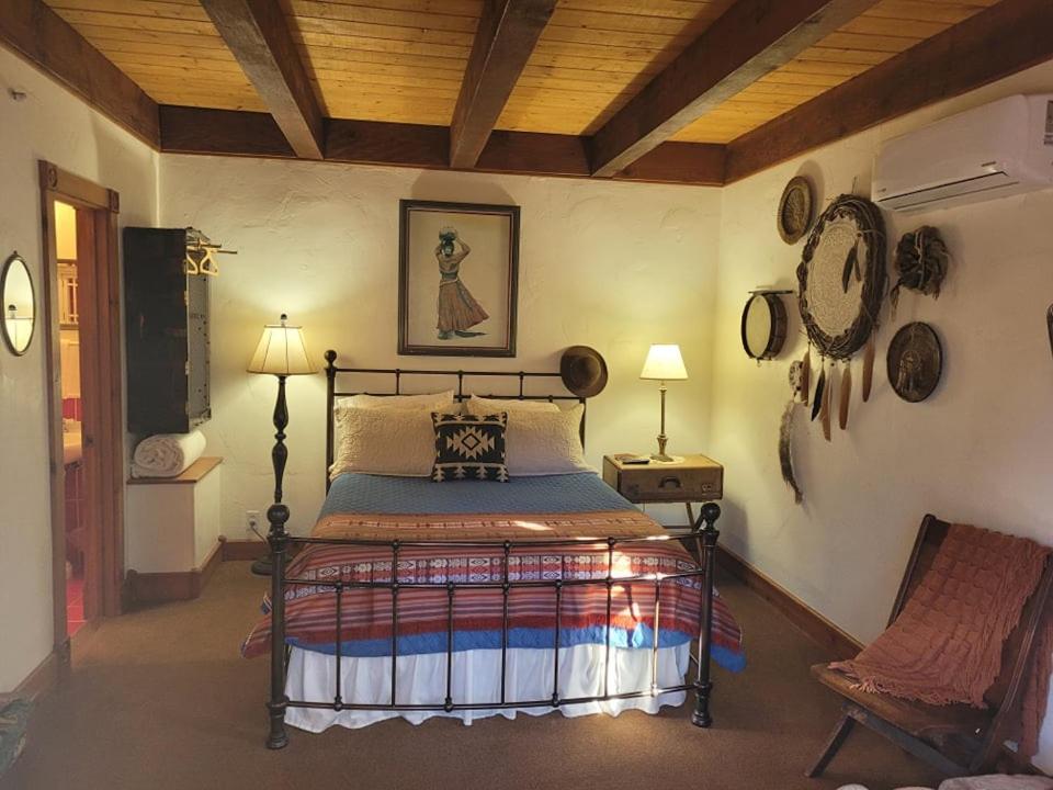 Queen Suite photo 2