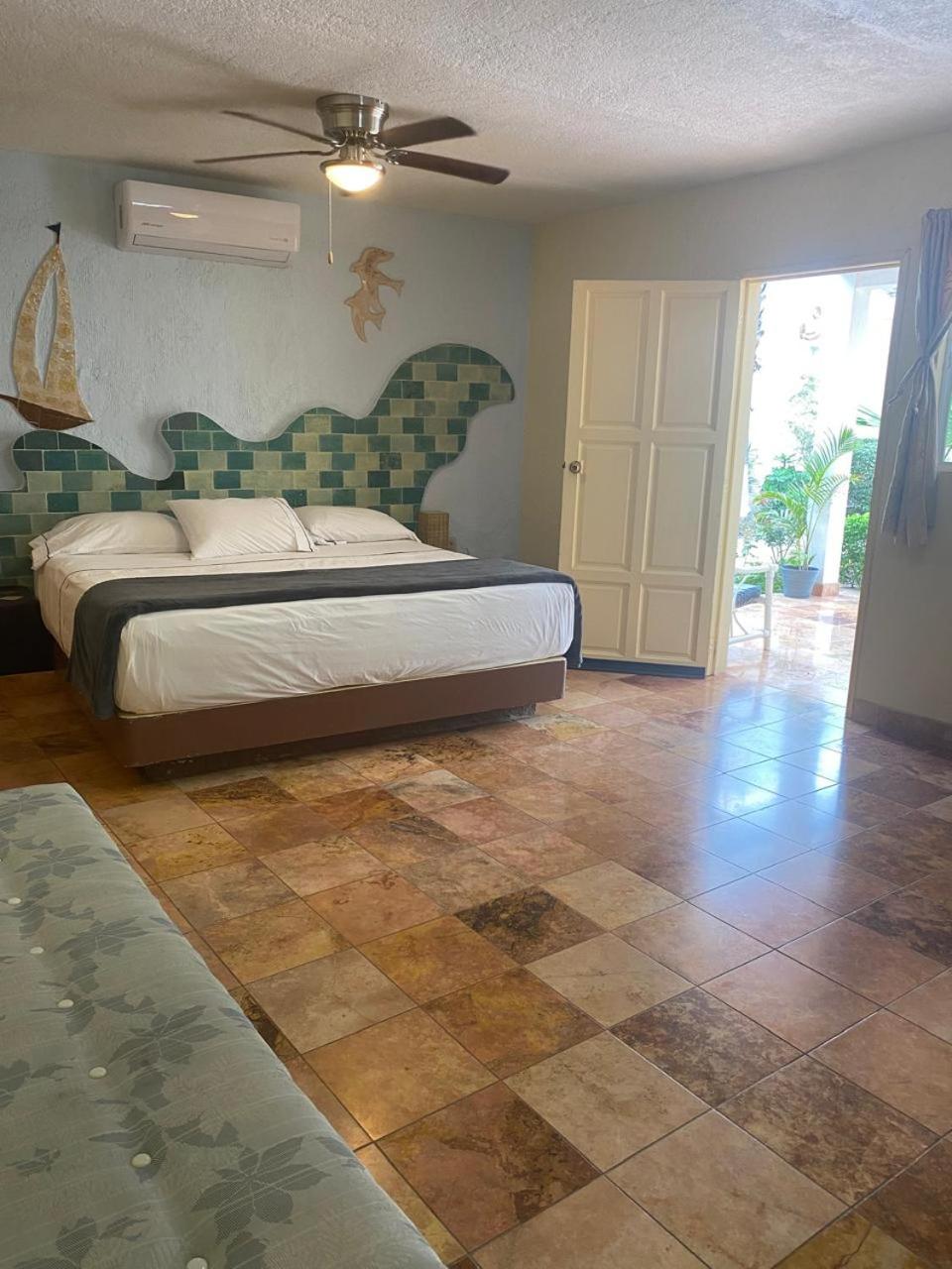 Deluxe Queen Room photo 3