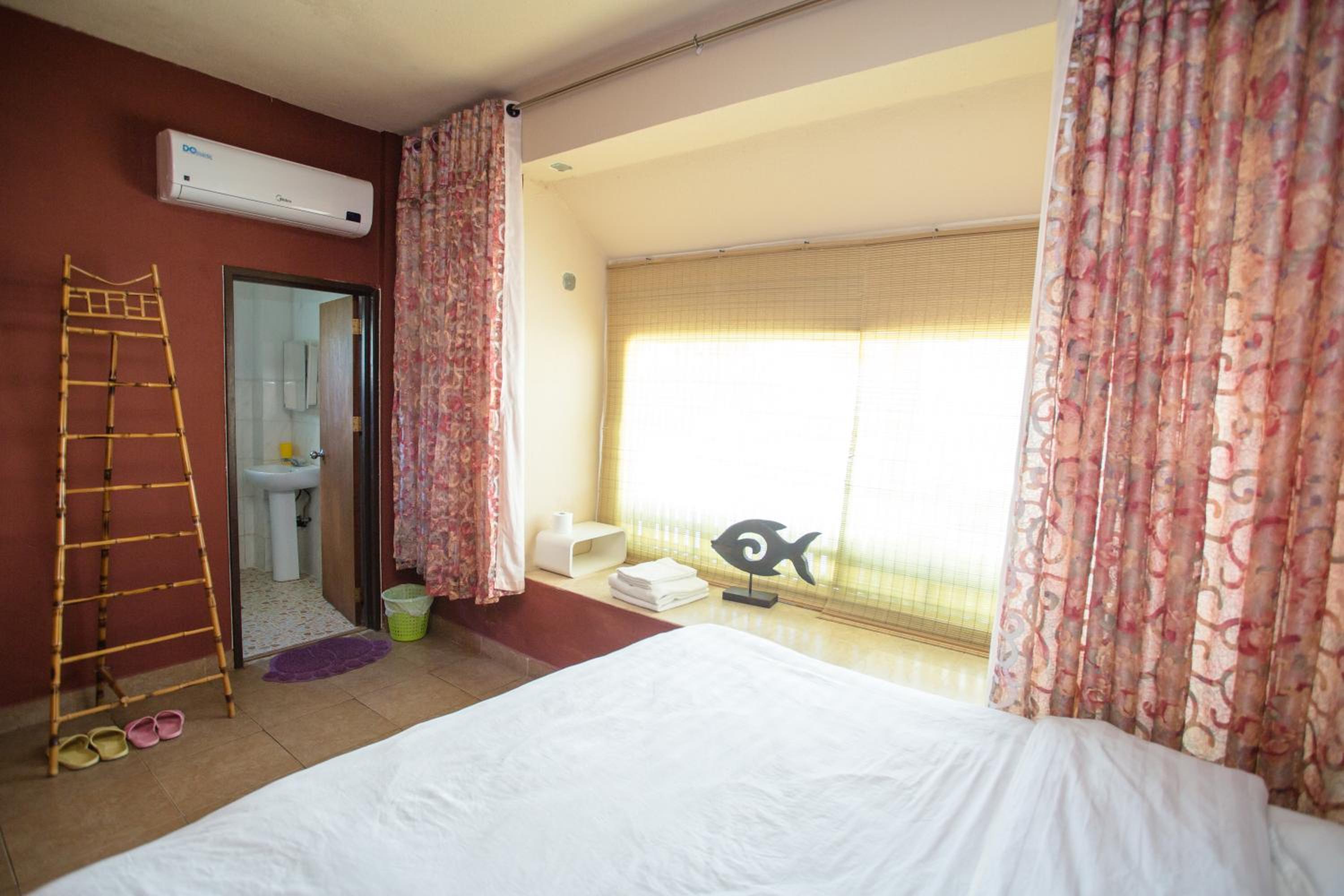 Standard Queen Room photo 1