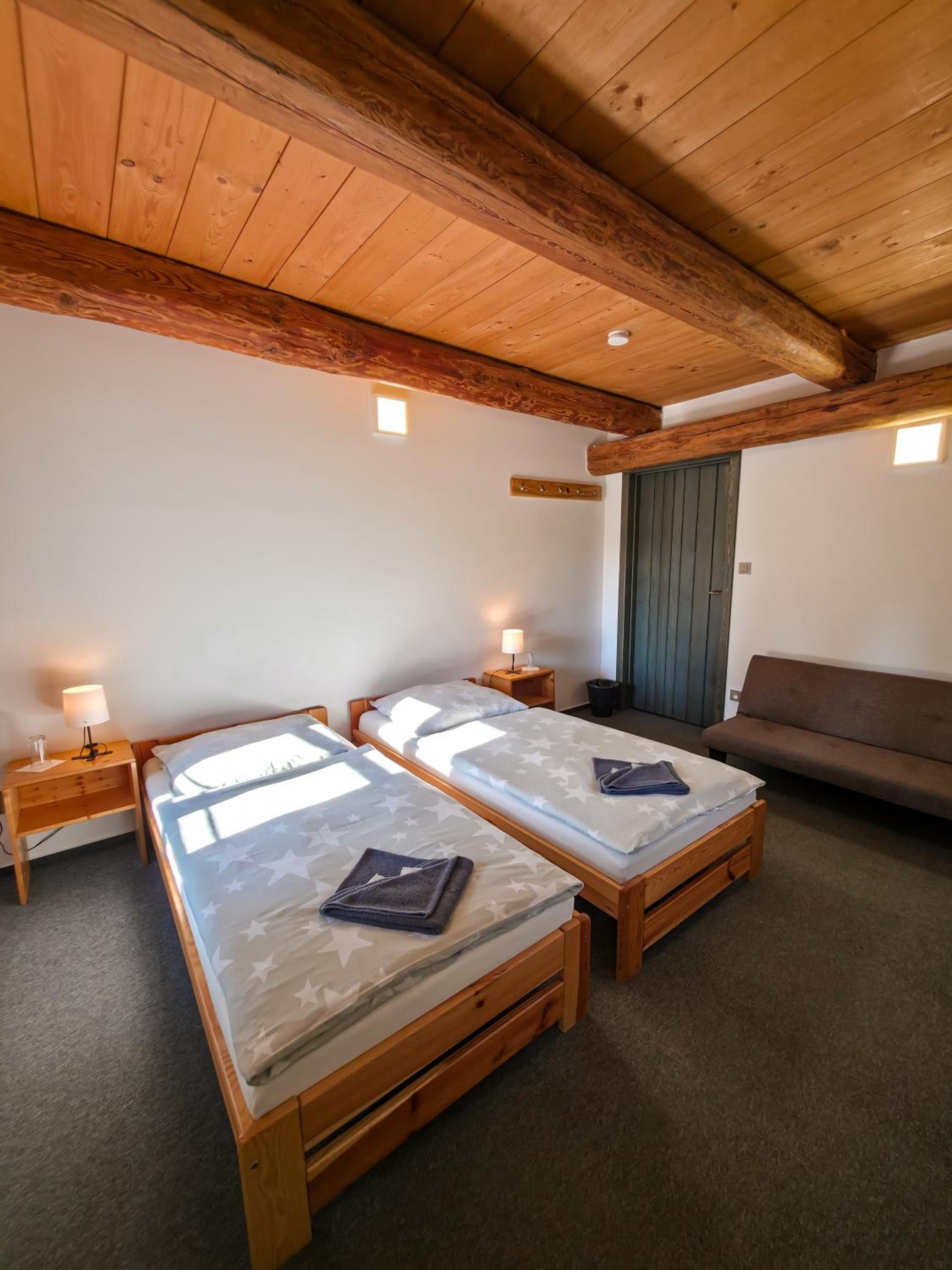Twin Room with Private Bathroom photo 1