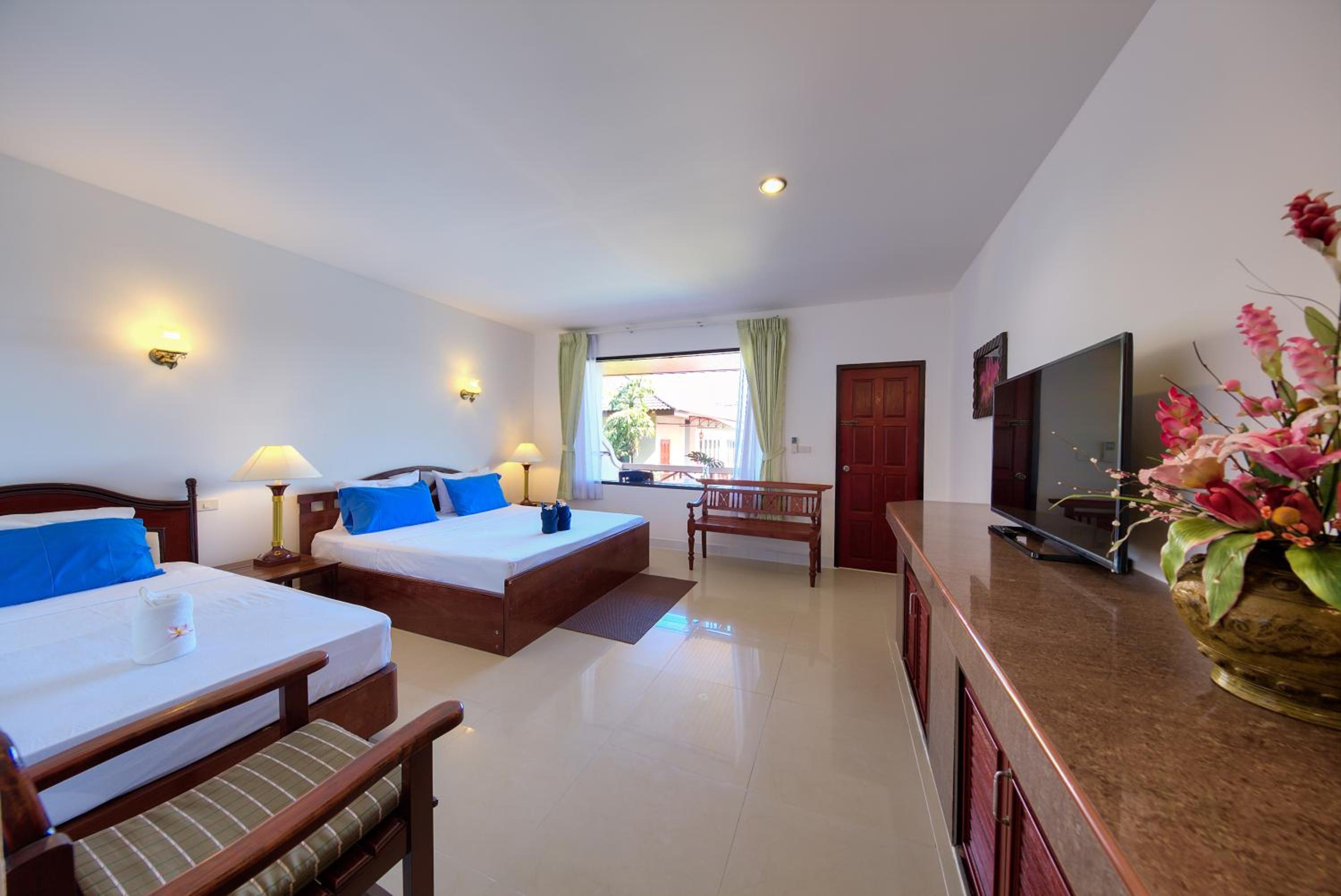 Triple Room with Pool View photo 1