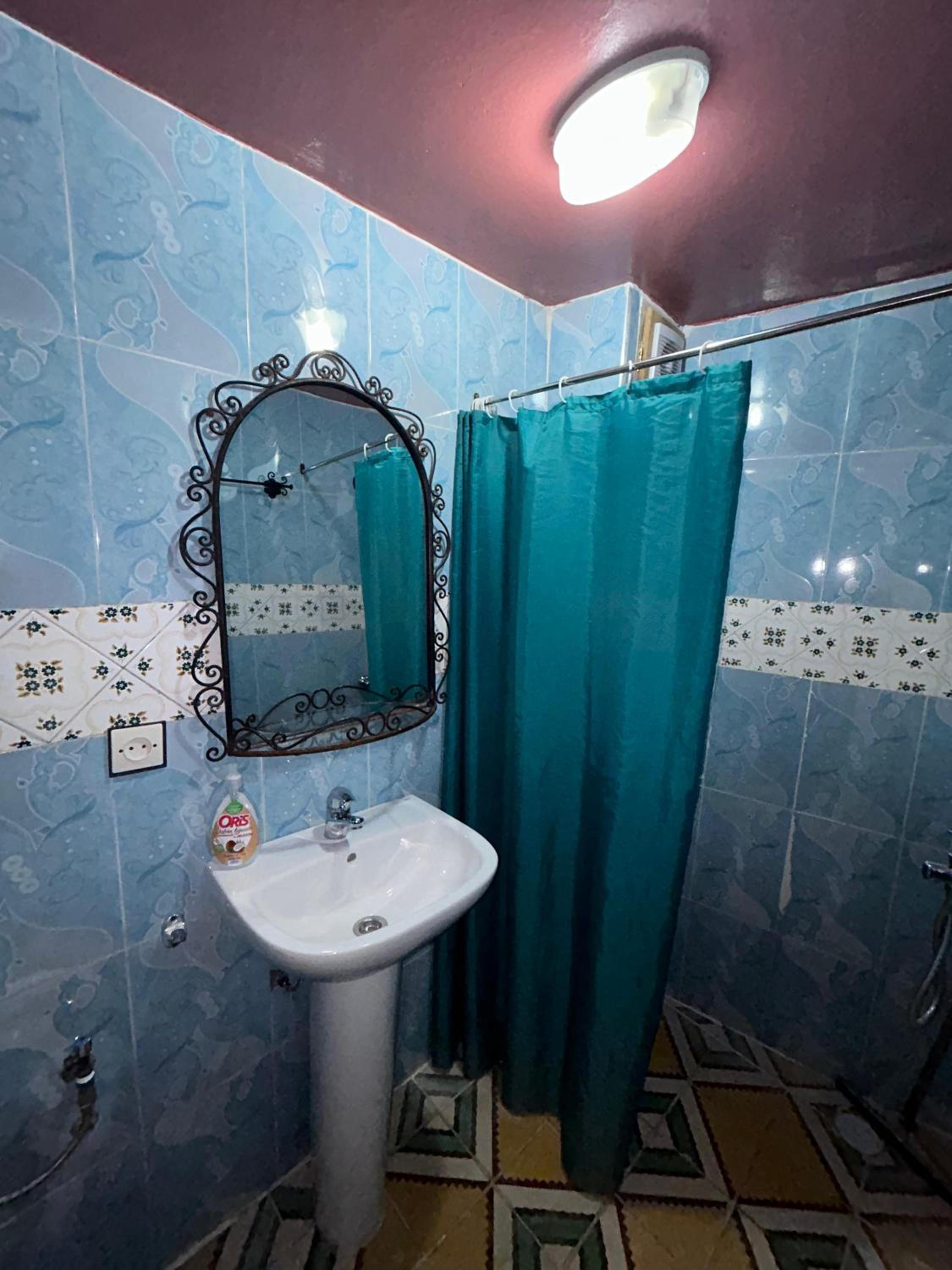 Twin Room with Private External Bathroom - Photo 8