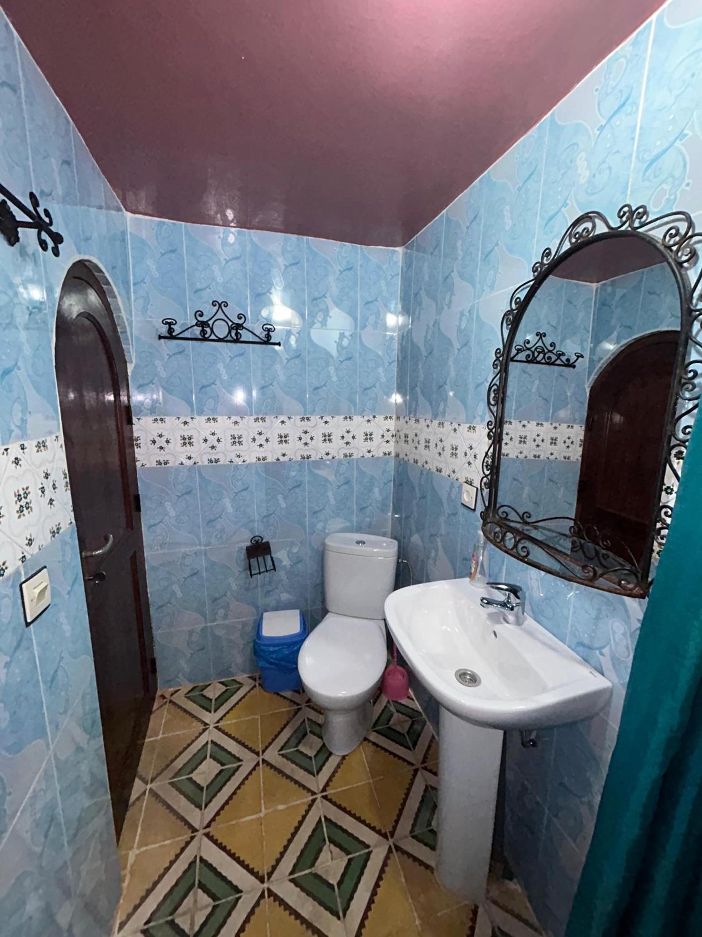 Twin Room with Private External Bathroom - Photo 9