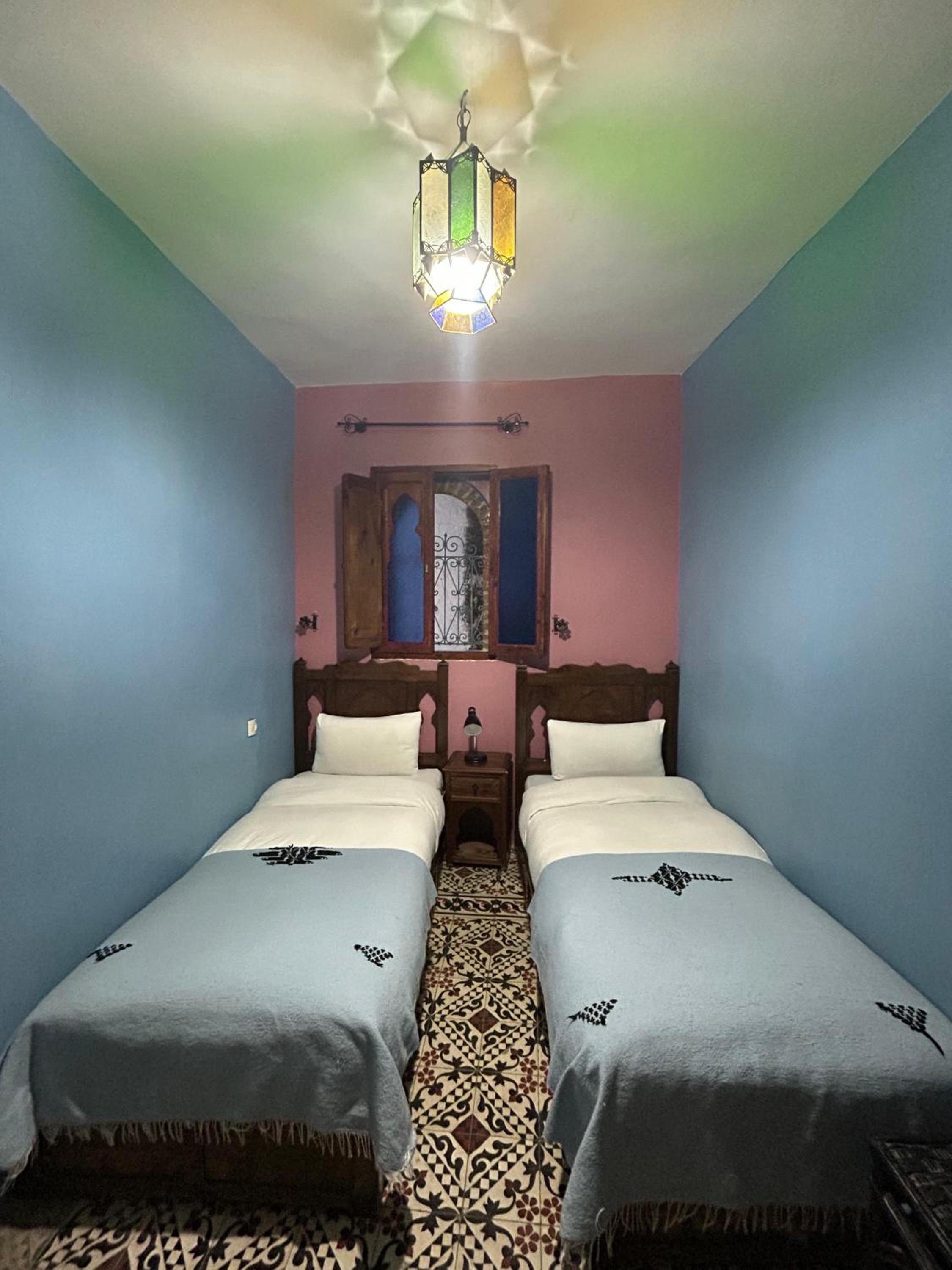 Twin Room with Private External Bathroom - Photo 4