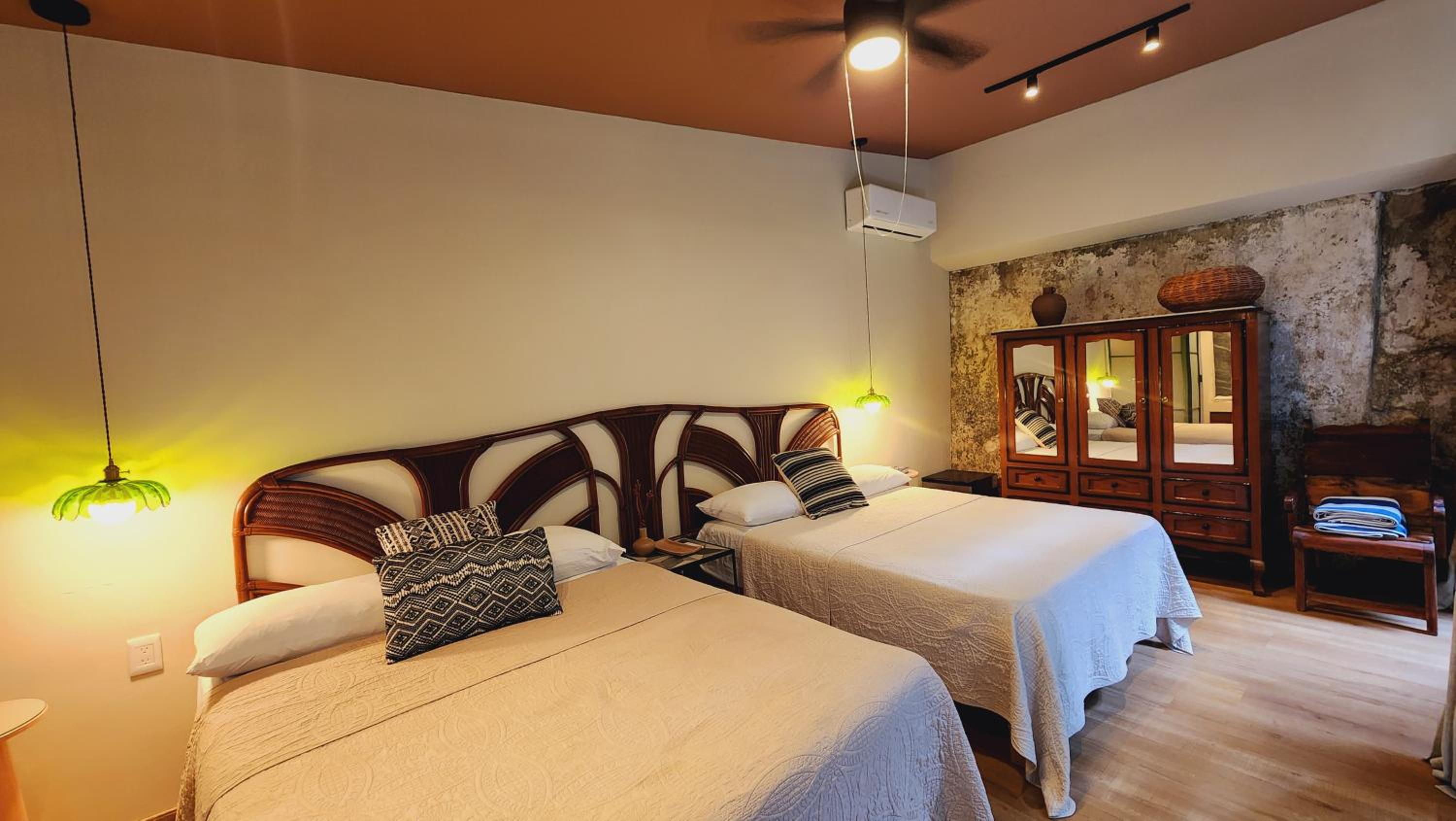 Deluxe Queen Room with Two Queen Beds photo 1