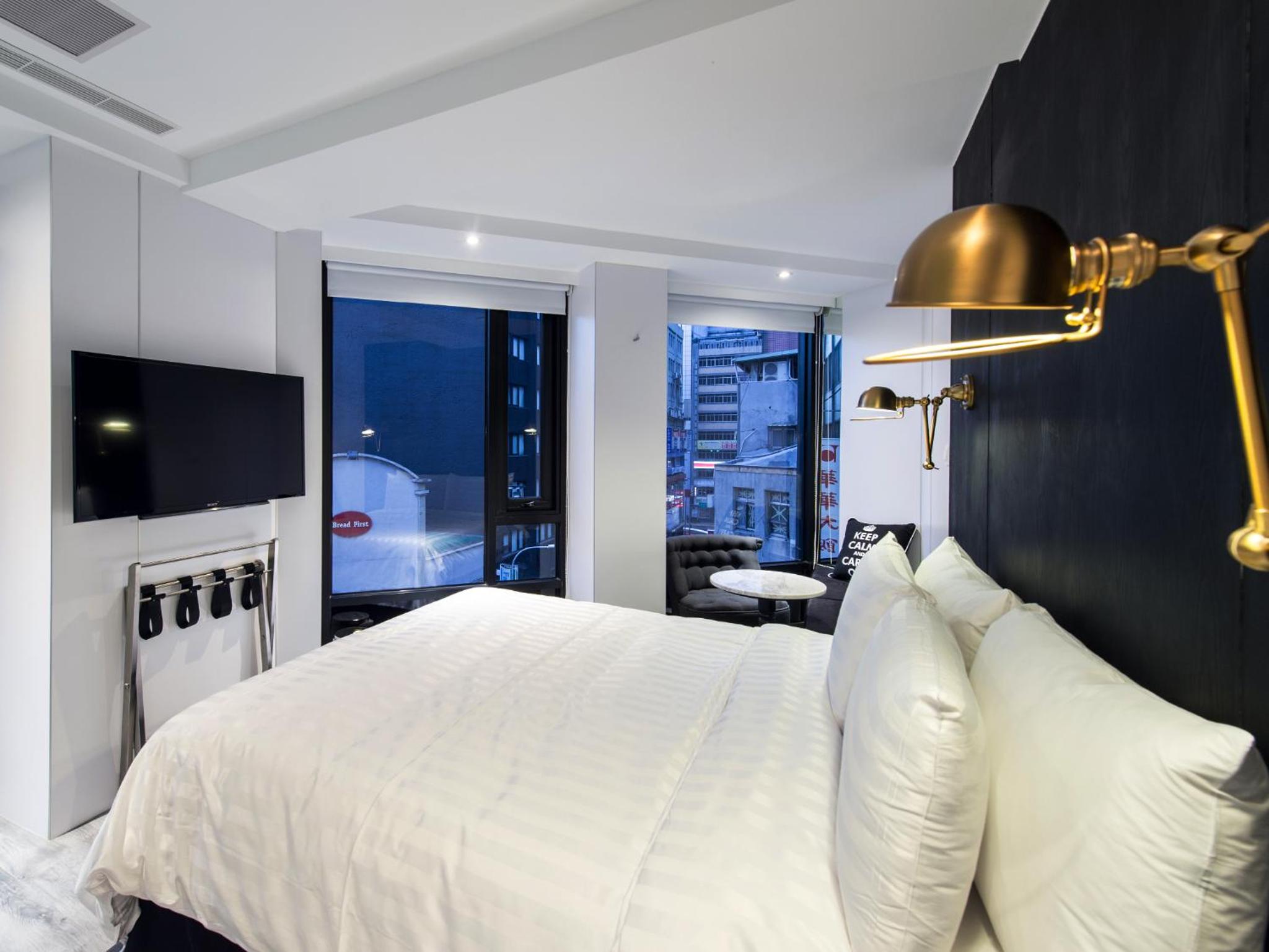 Classic Double Room thumbnail 5