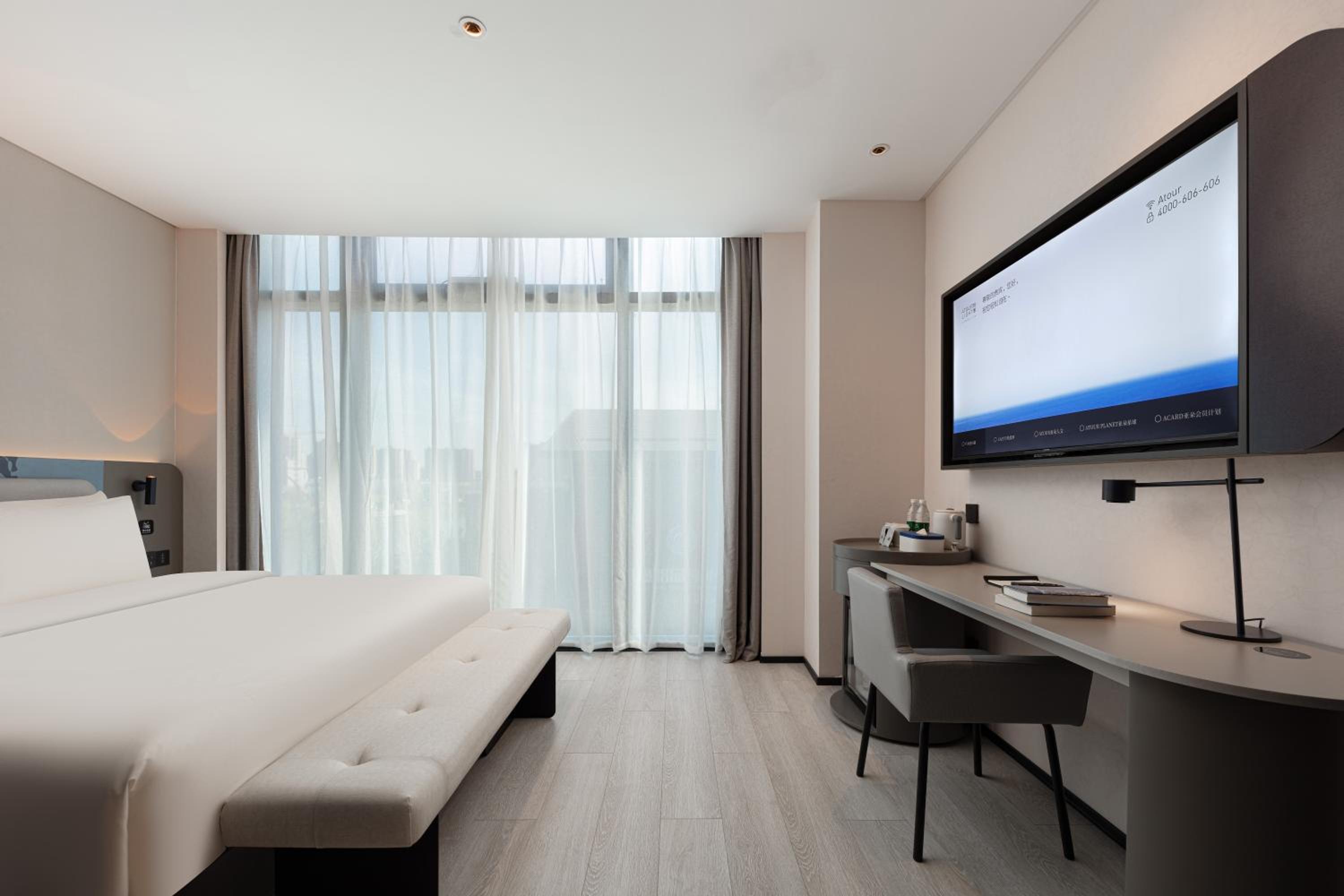 Comfort Queen Room