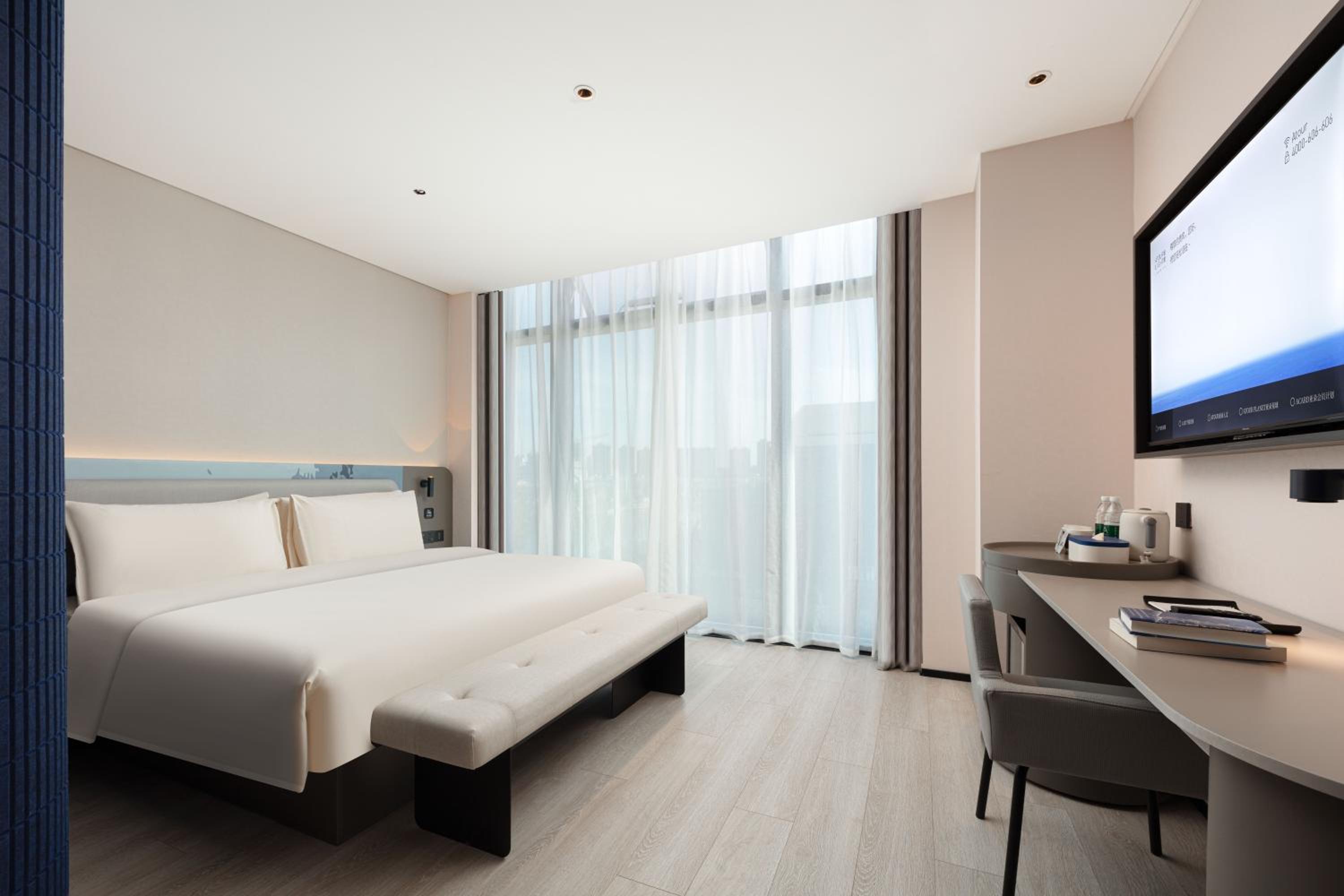 Comfort Queen Room