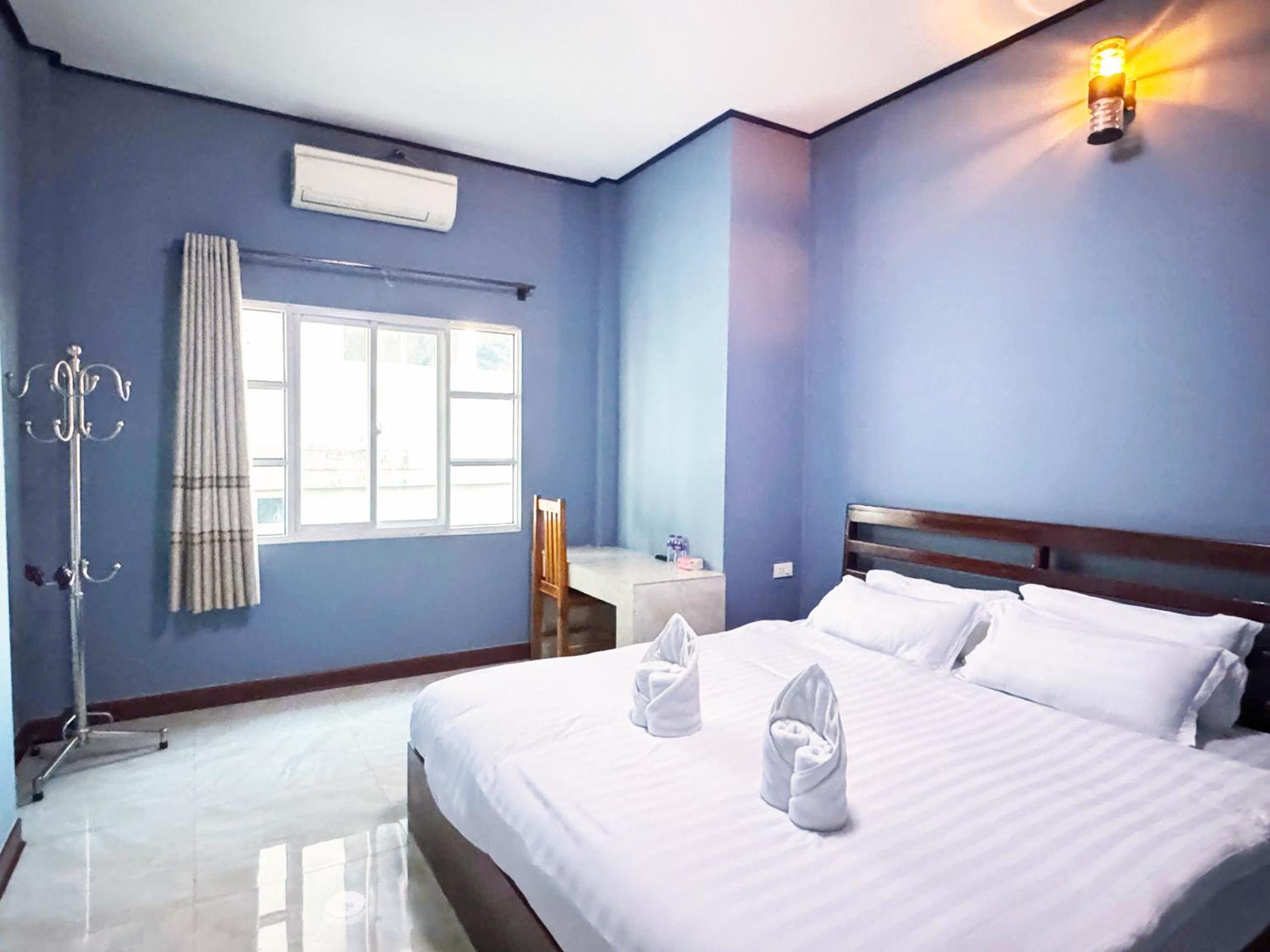Deluxe Double or Twin Room - Photo 3