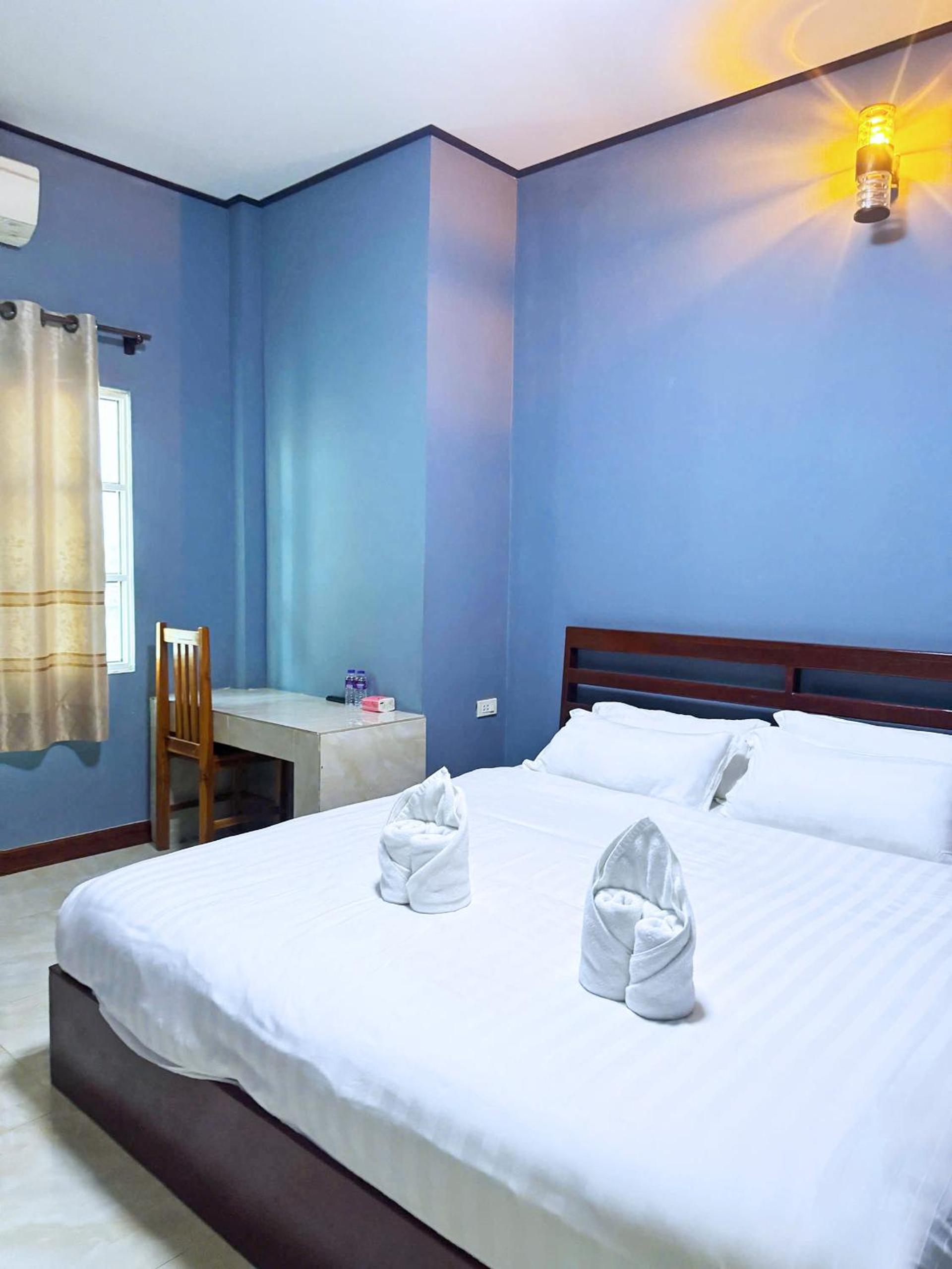 Deluxe Double or Twin Room - Photo 2
