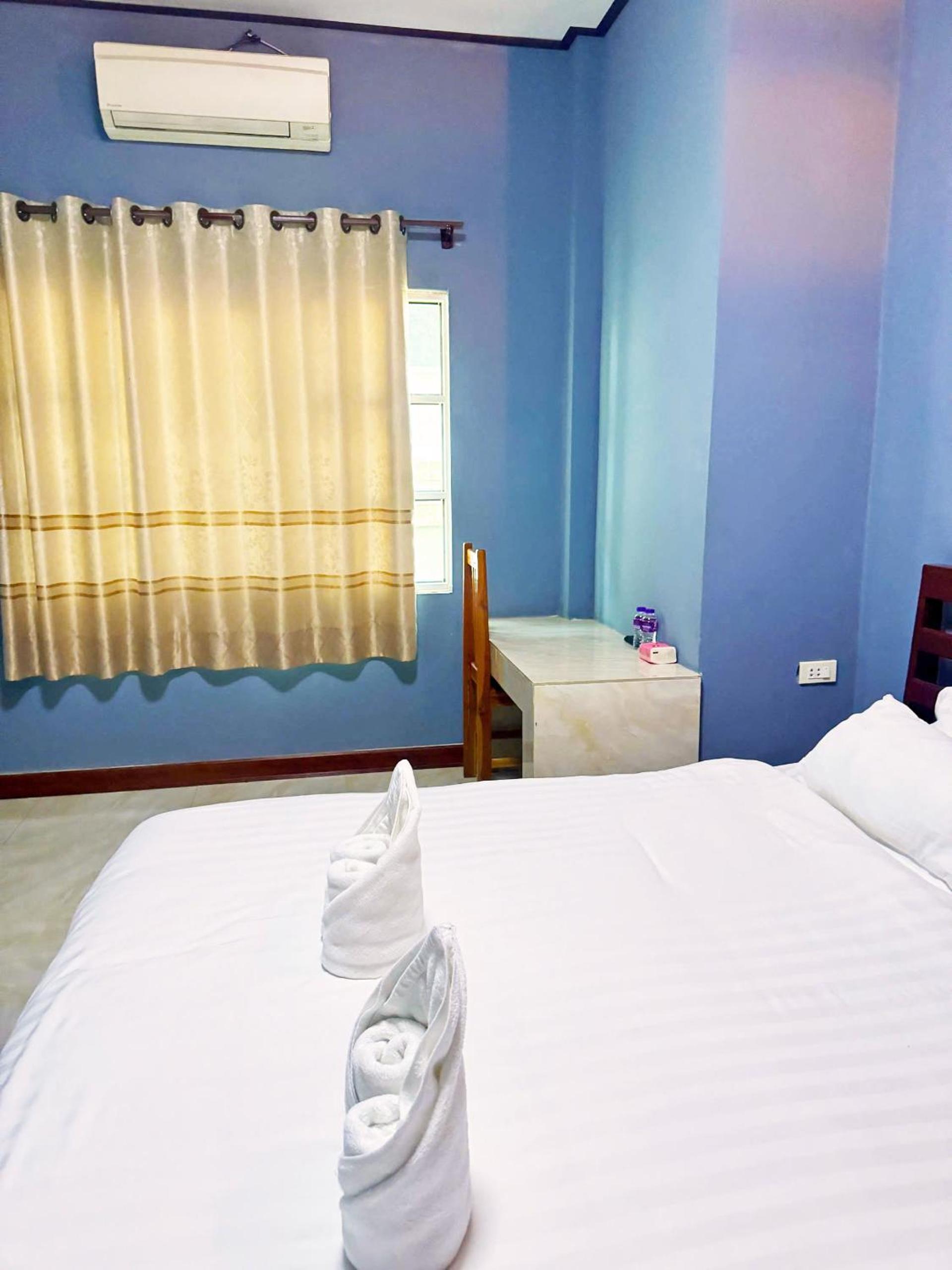 Deluxe Double or Twin Room - Photo 5