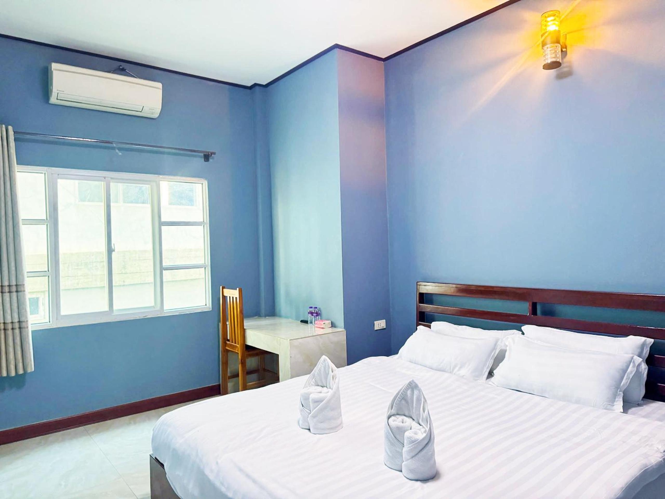Deluxe Double or Twin Room - Photo 9