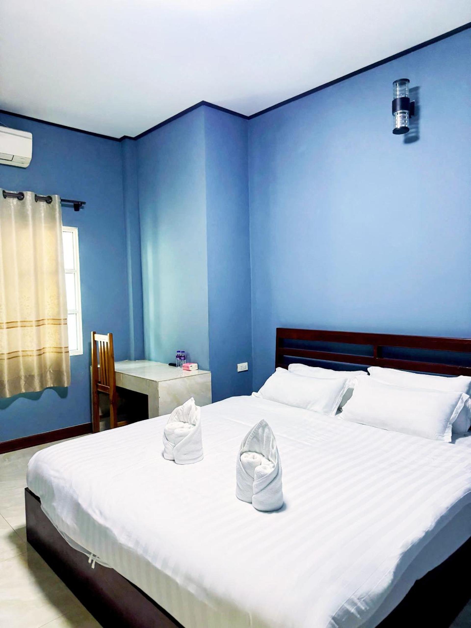 Deluxe Double or Twin Room - Photo 10