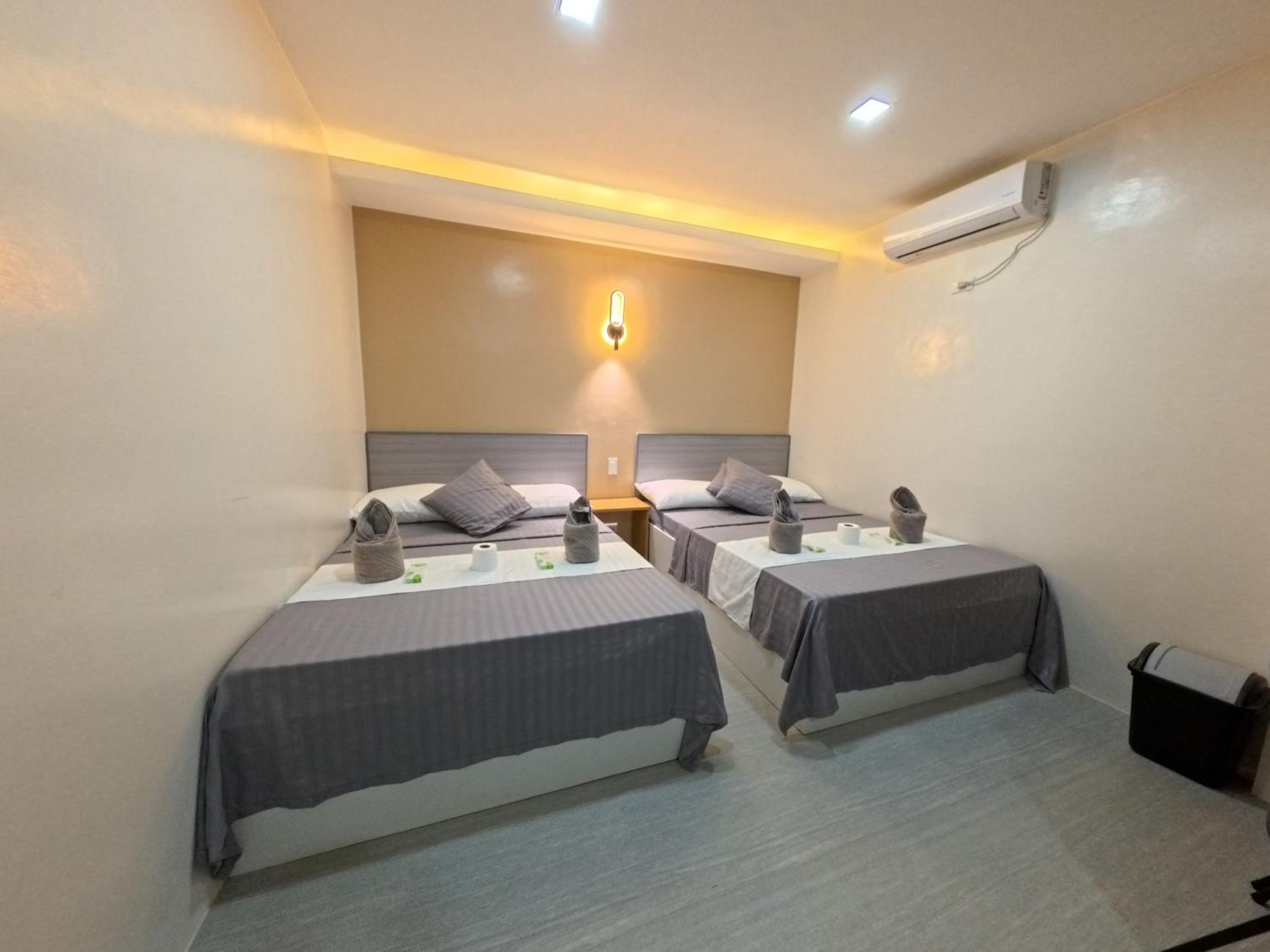 Quadruple Room photo 2