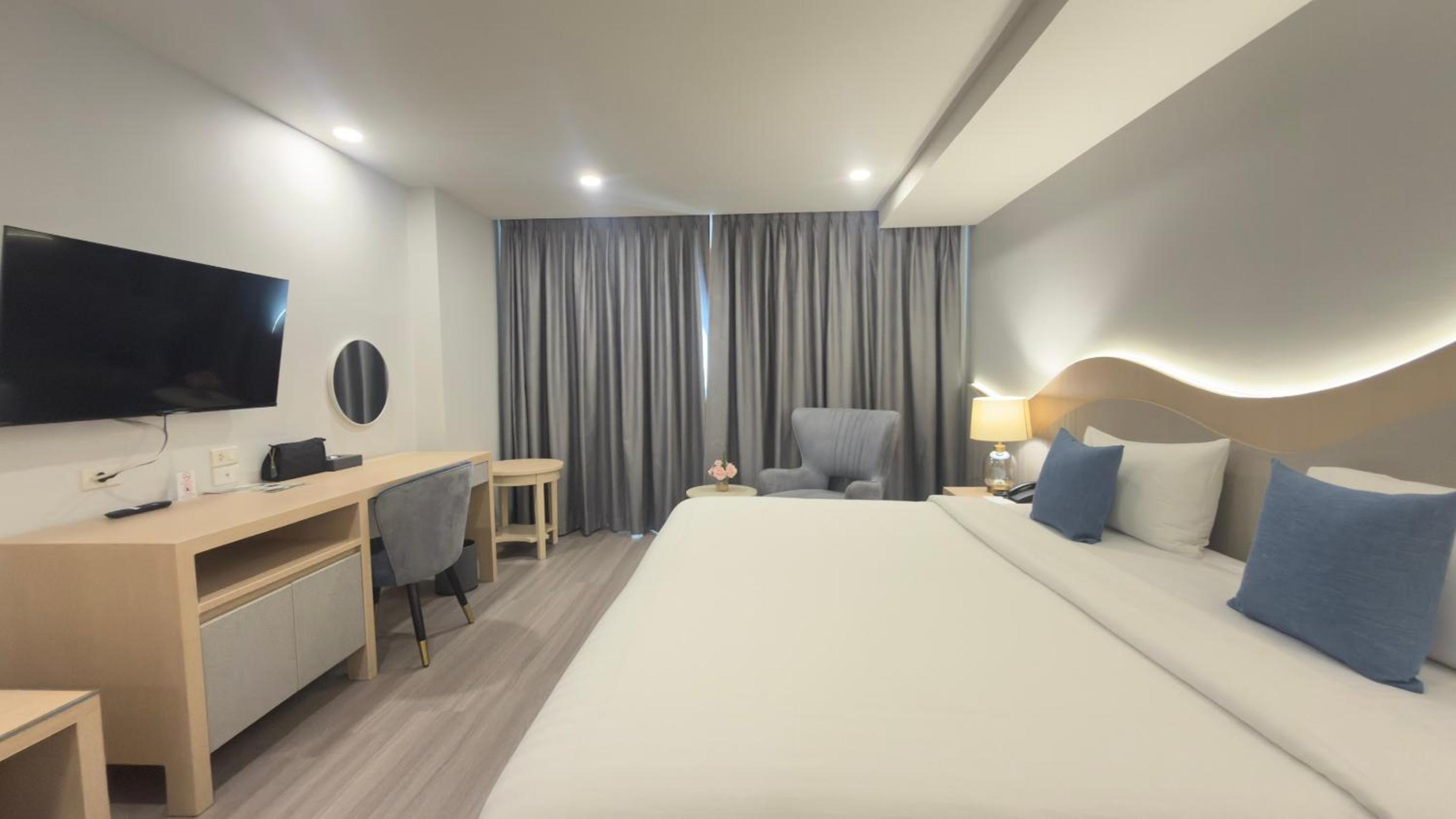 Deluxe Premier Double Room photo 2