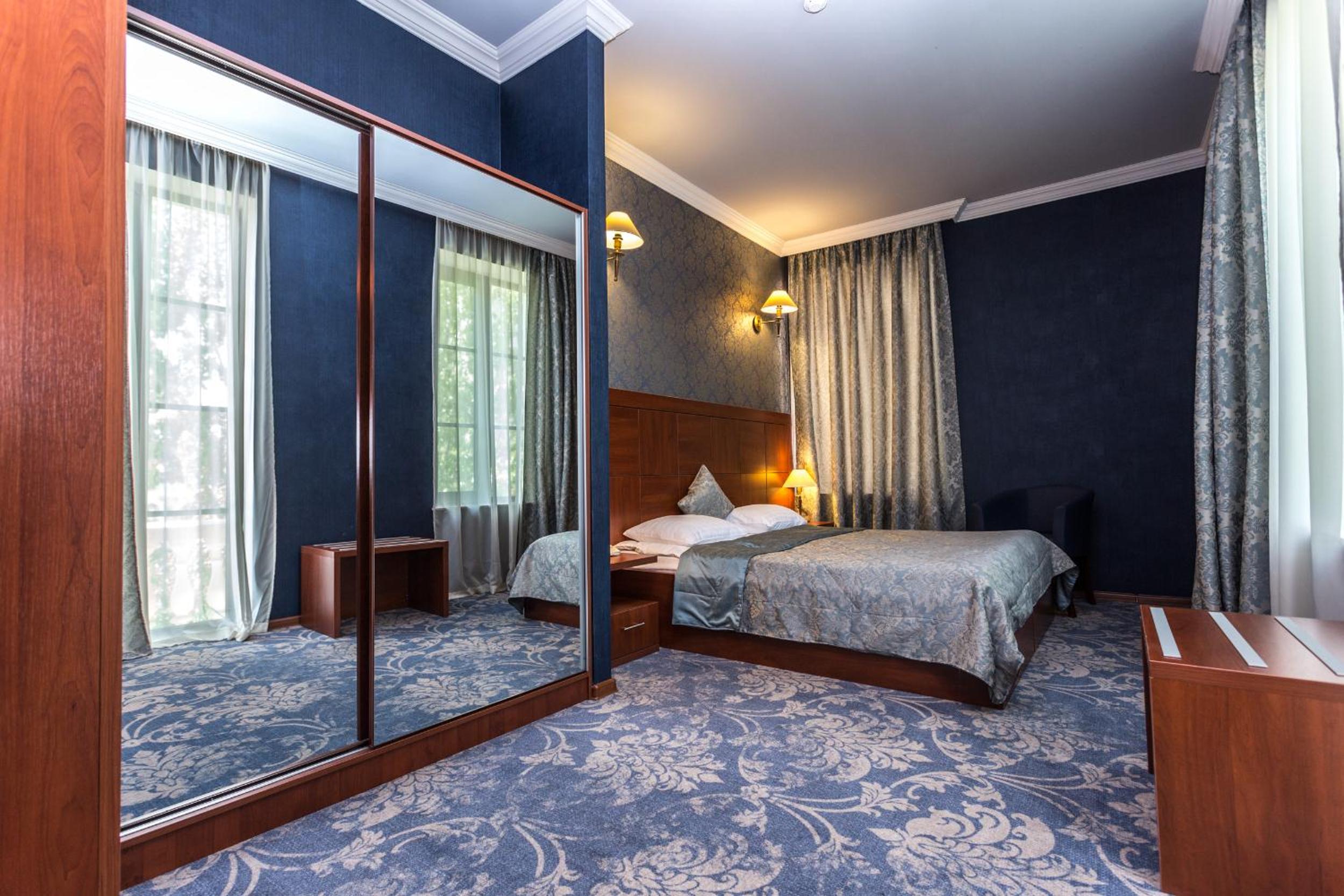 Suite with City View photo 2