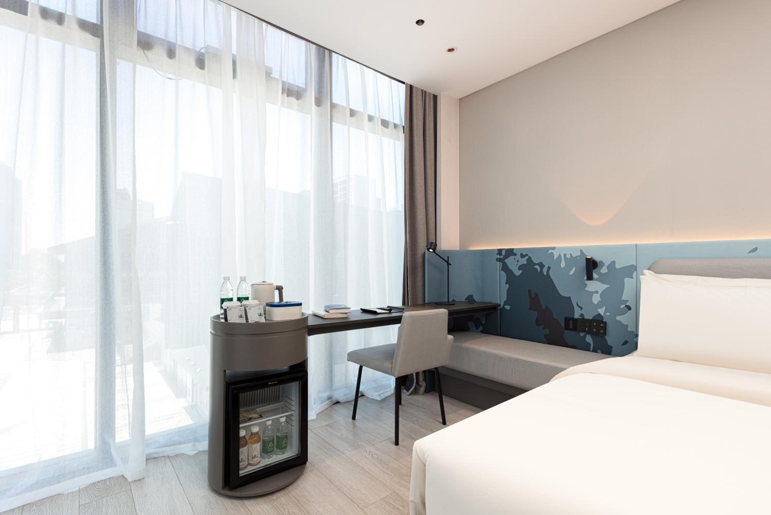 Superior Double Room with City View photo 3