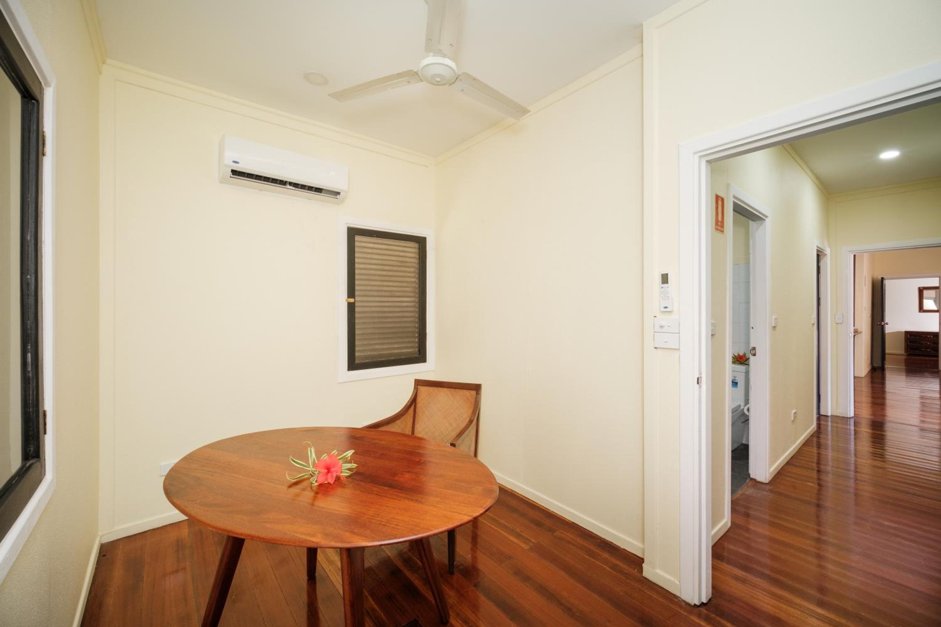 Three-Bedroom Villa photo 21