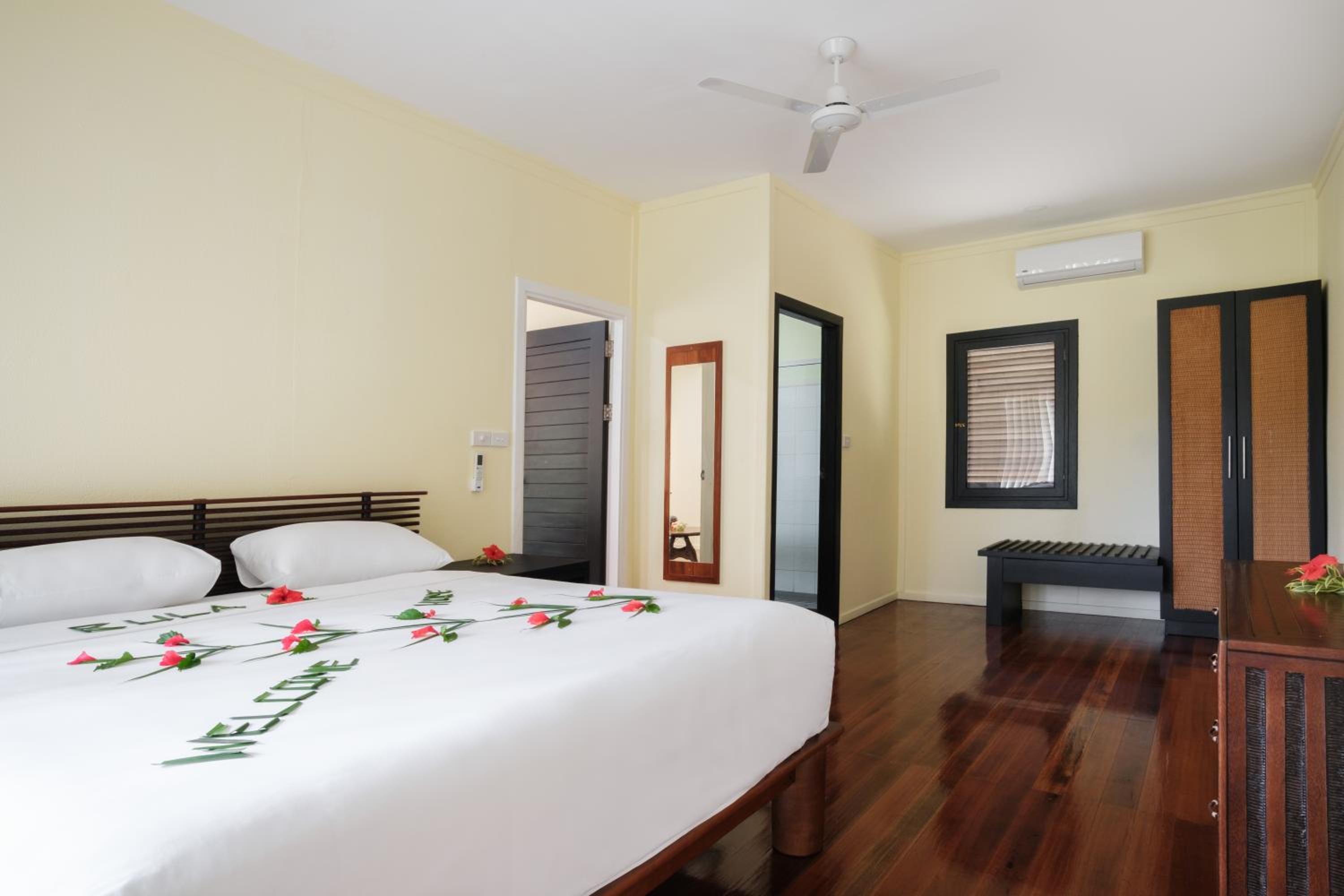 Three-Bedroom Villa photo 9