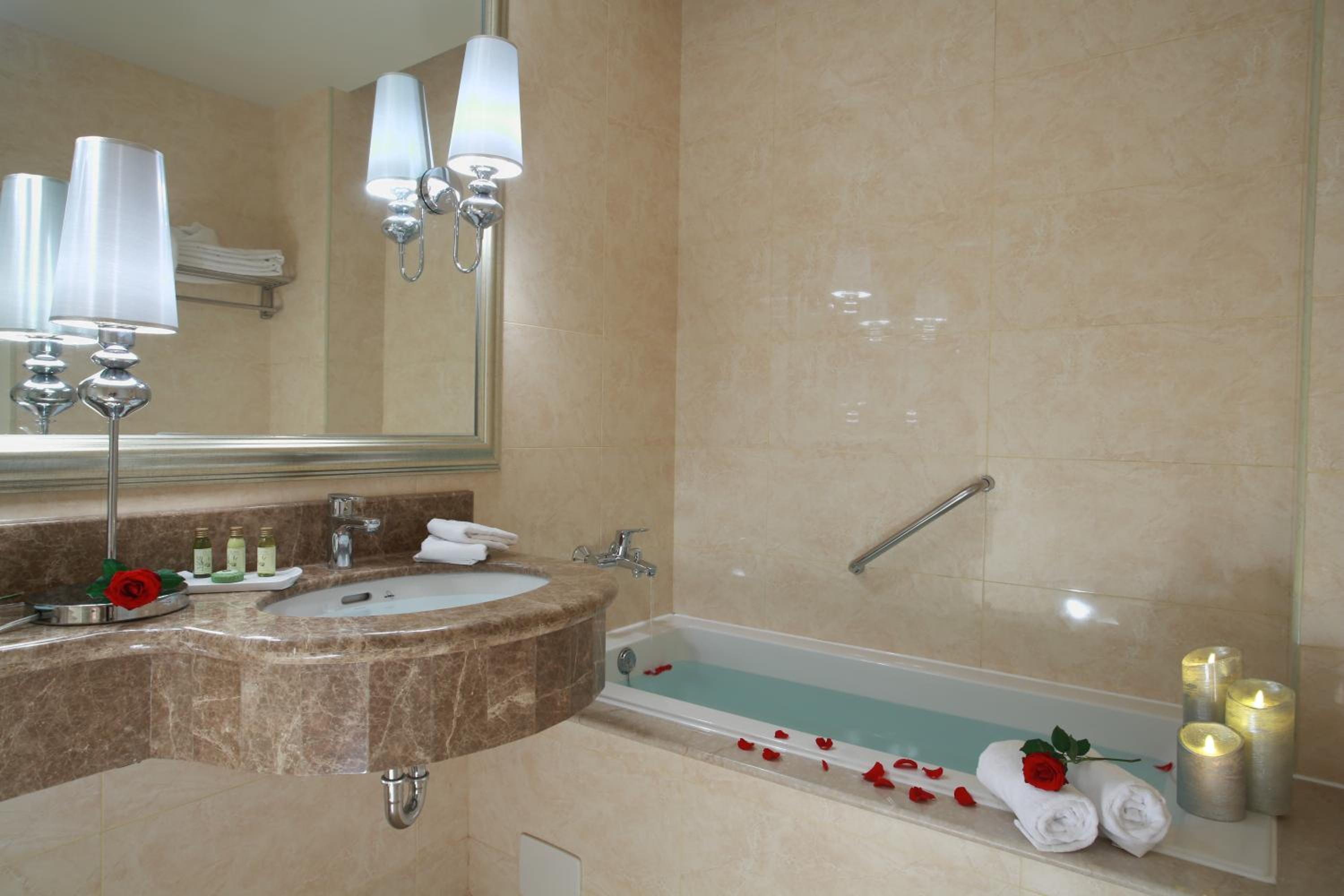 Deluxe Double Room with Garden View photo 3