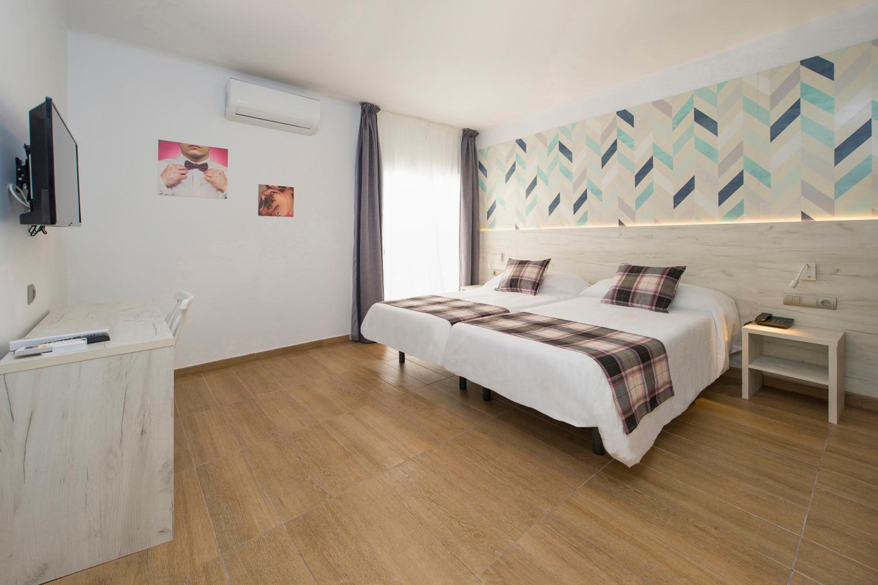 Twin Room - Photo 5