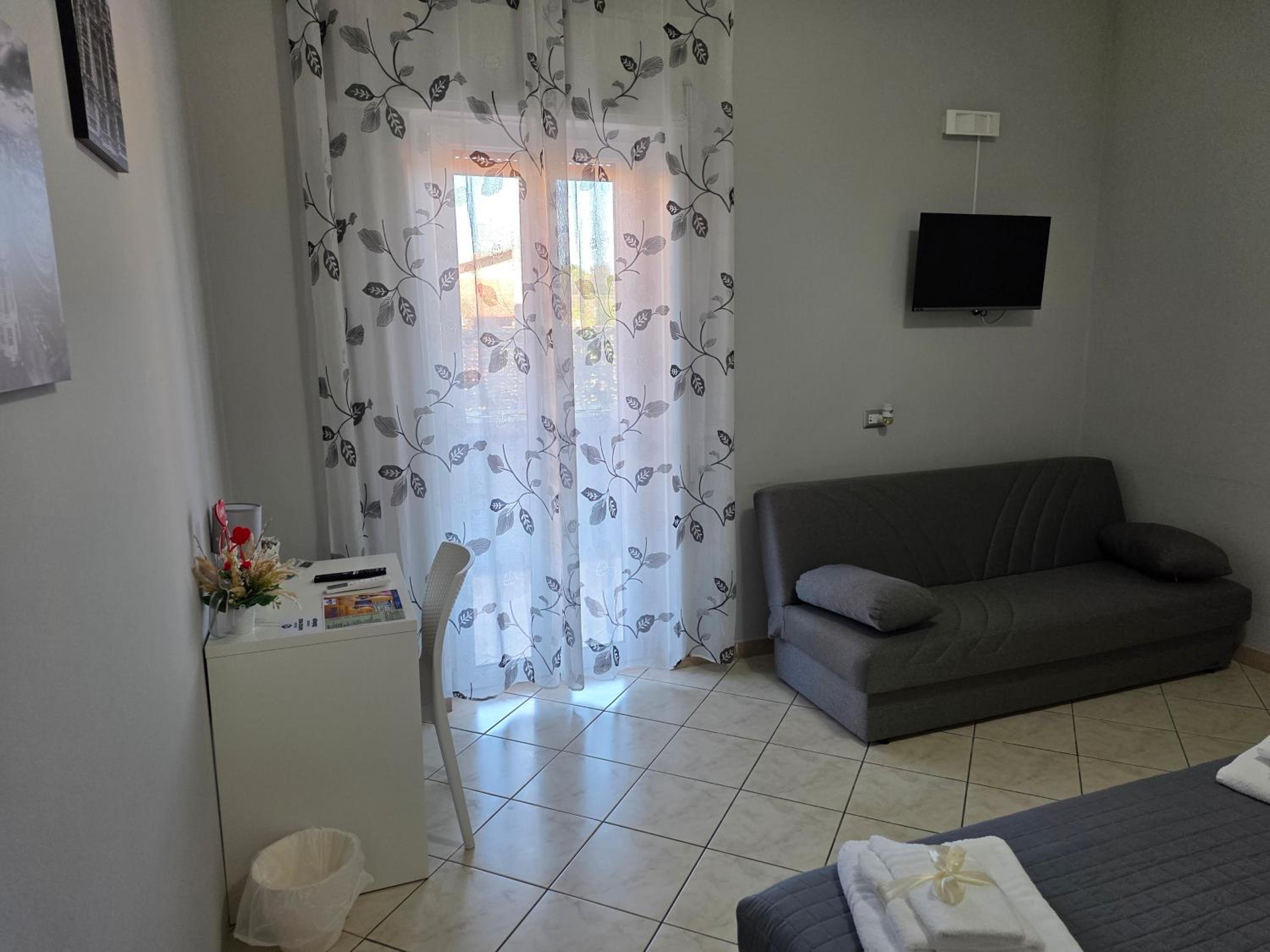 Large Double Room photo 2