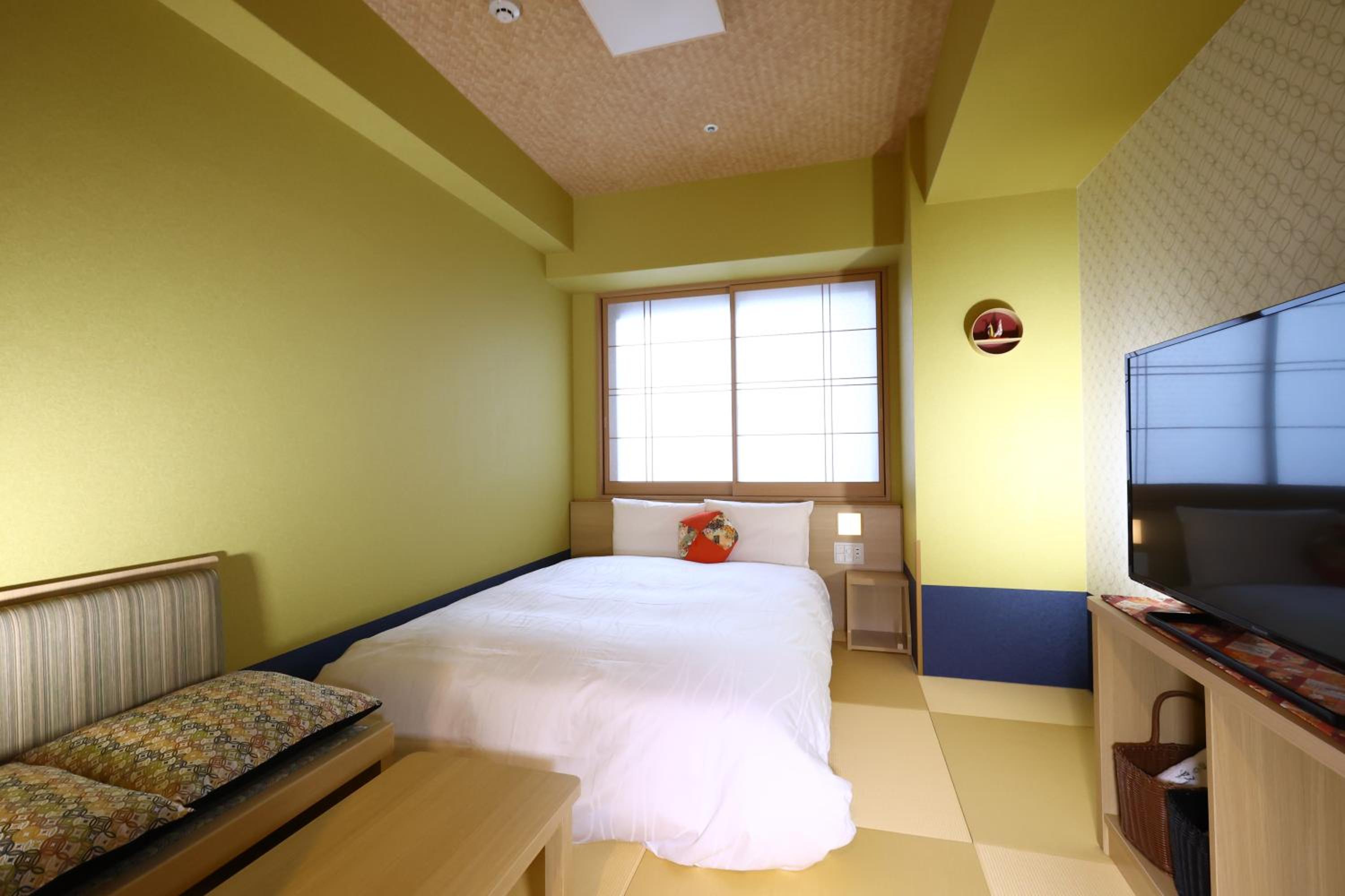 Corner Double Room