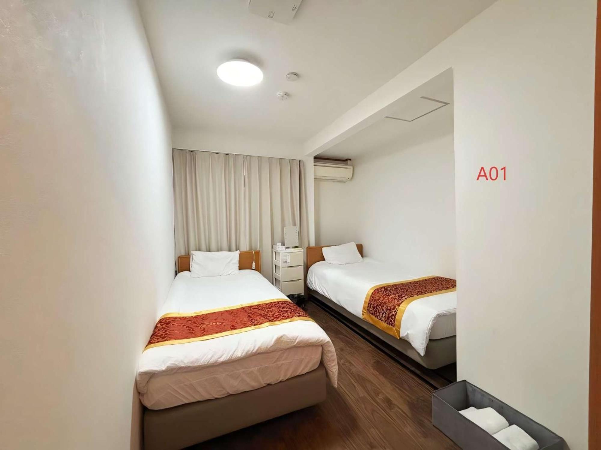 Double Room with Shared Bathroom photo 2