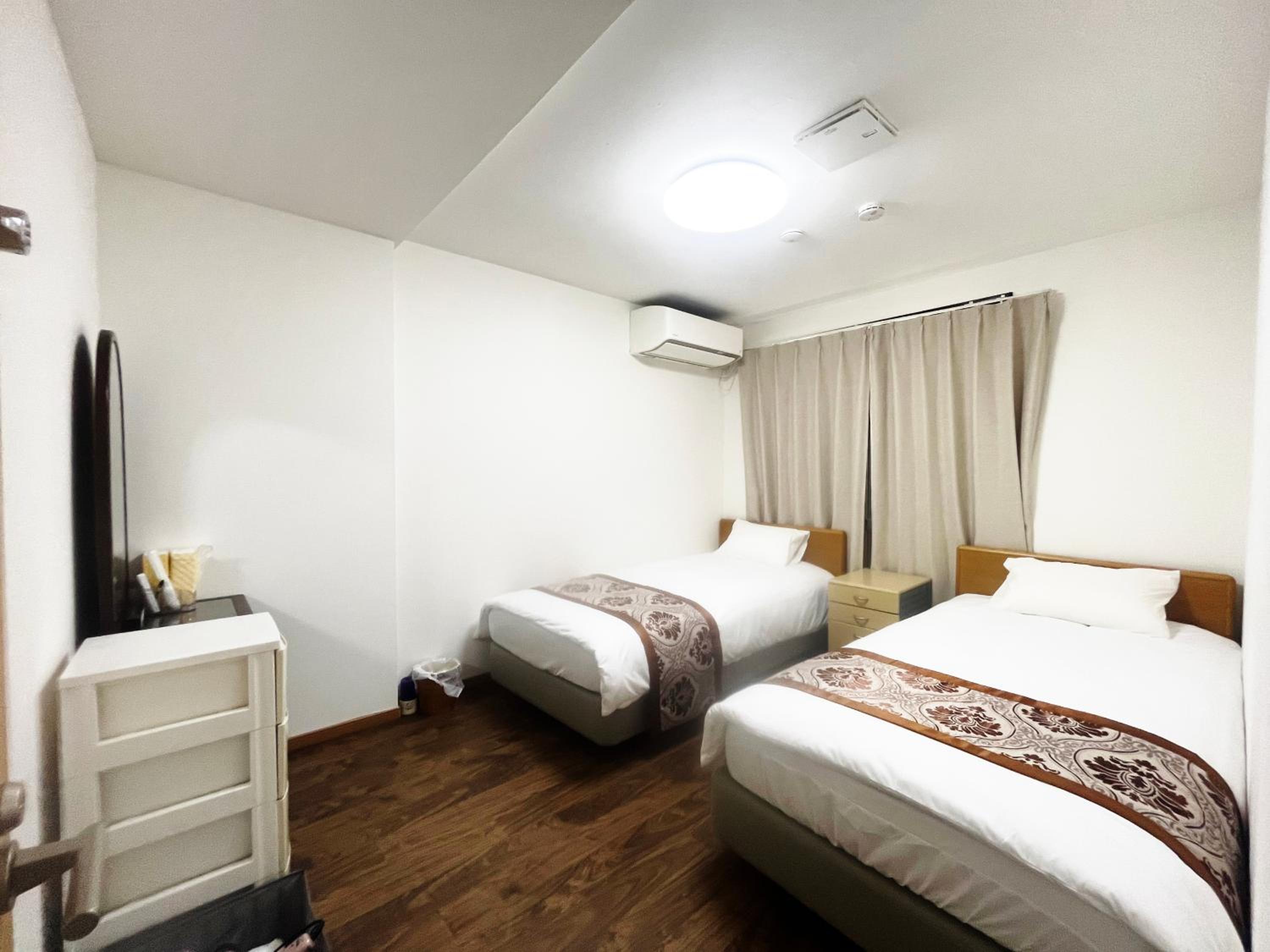 Double Room with Shared Toilet photo 2