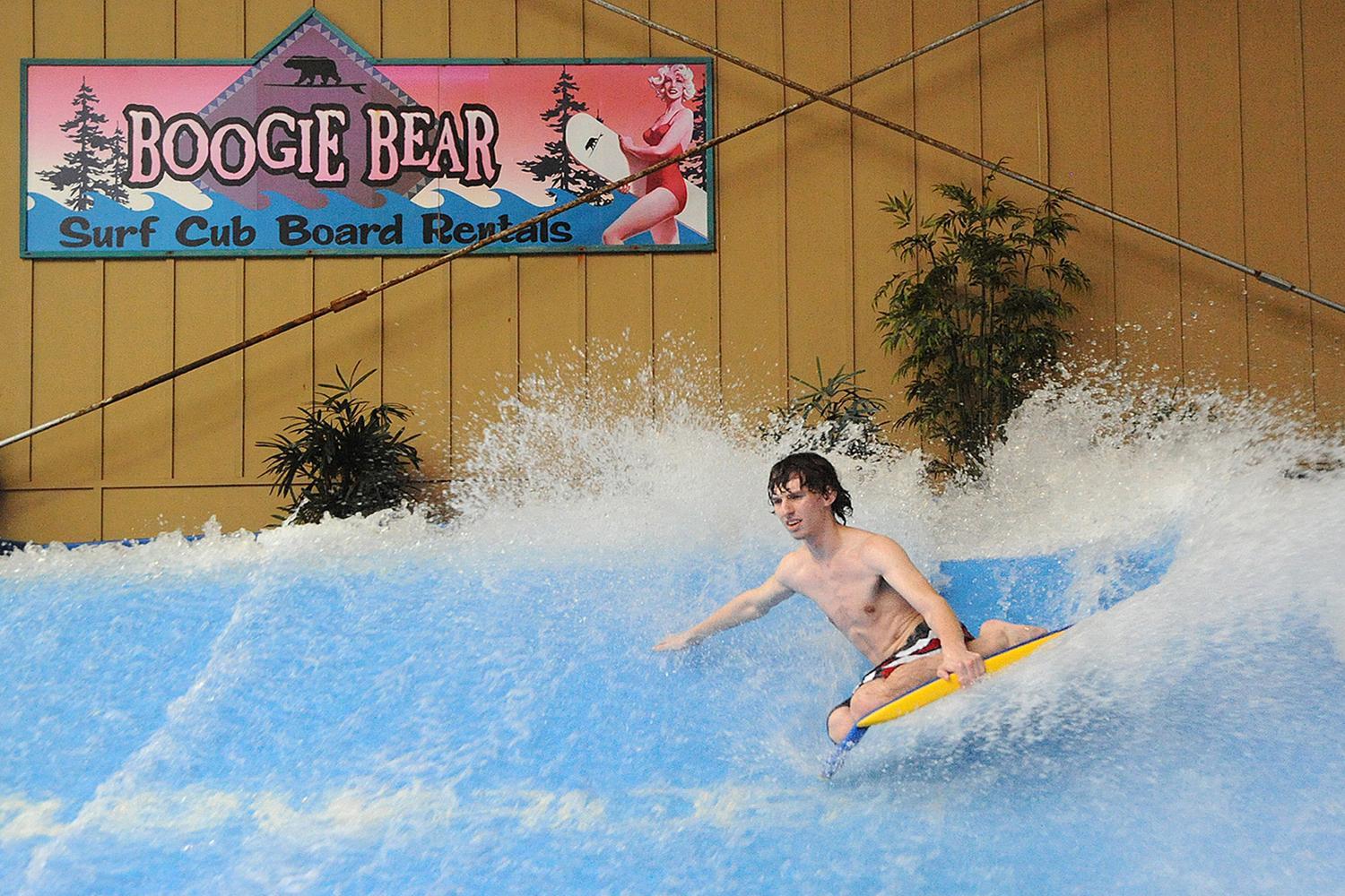 Room with Indoor Waterpark - Photo 15