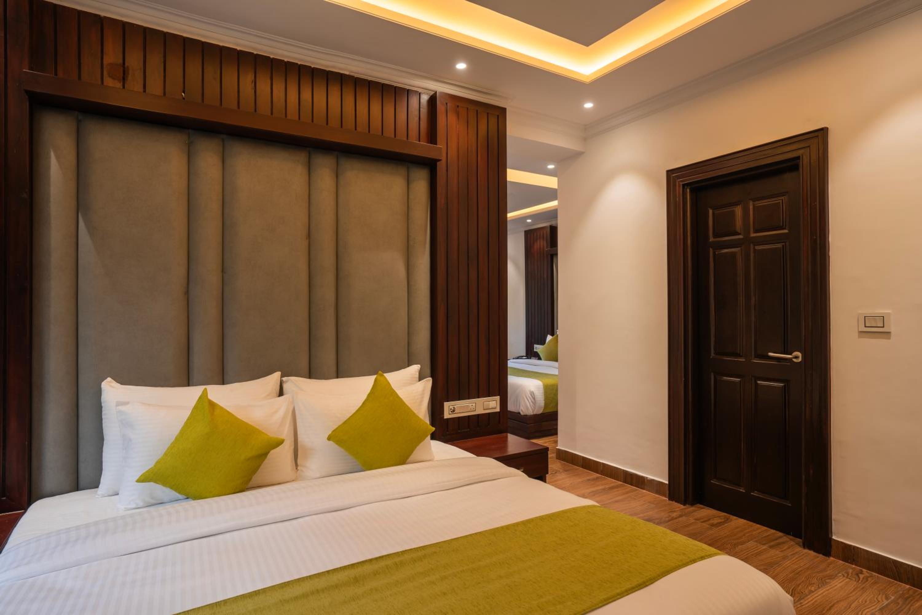 Family Suite with Balcony photo 2