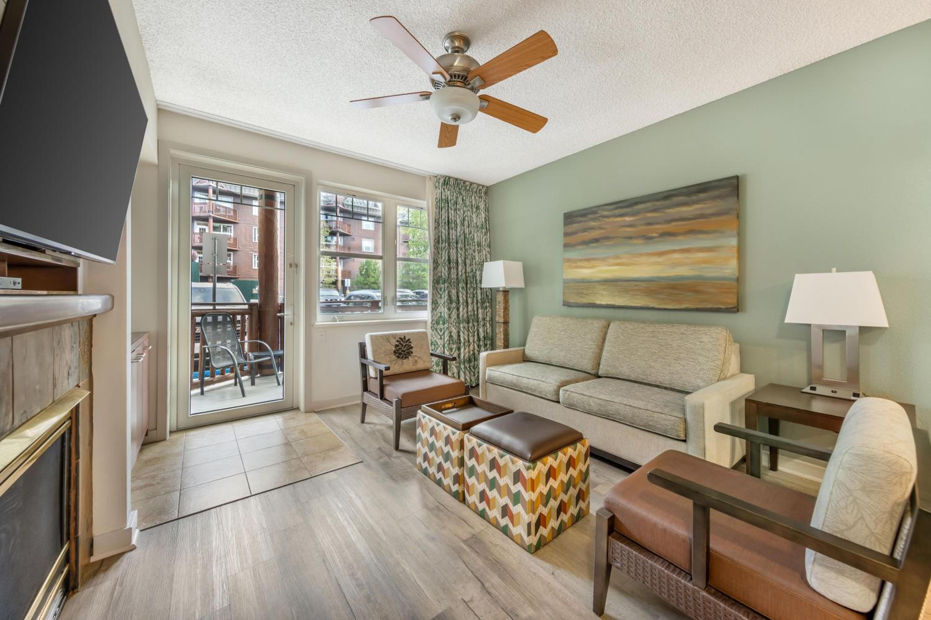 1 BEDROOM 1 KING SUITE SOFABED - Photo 3