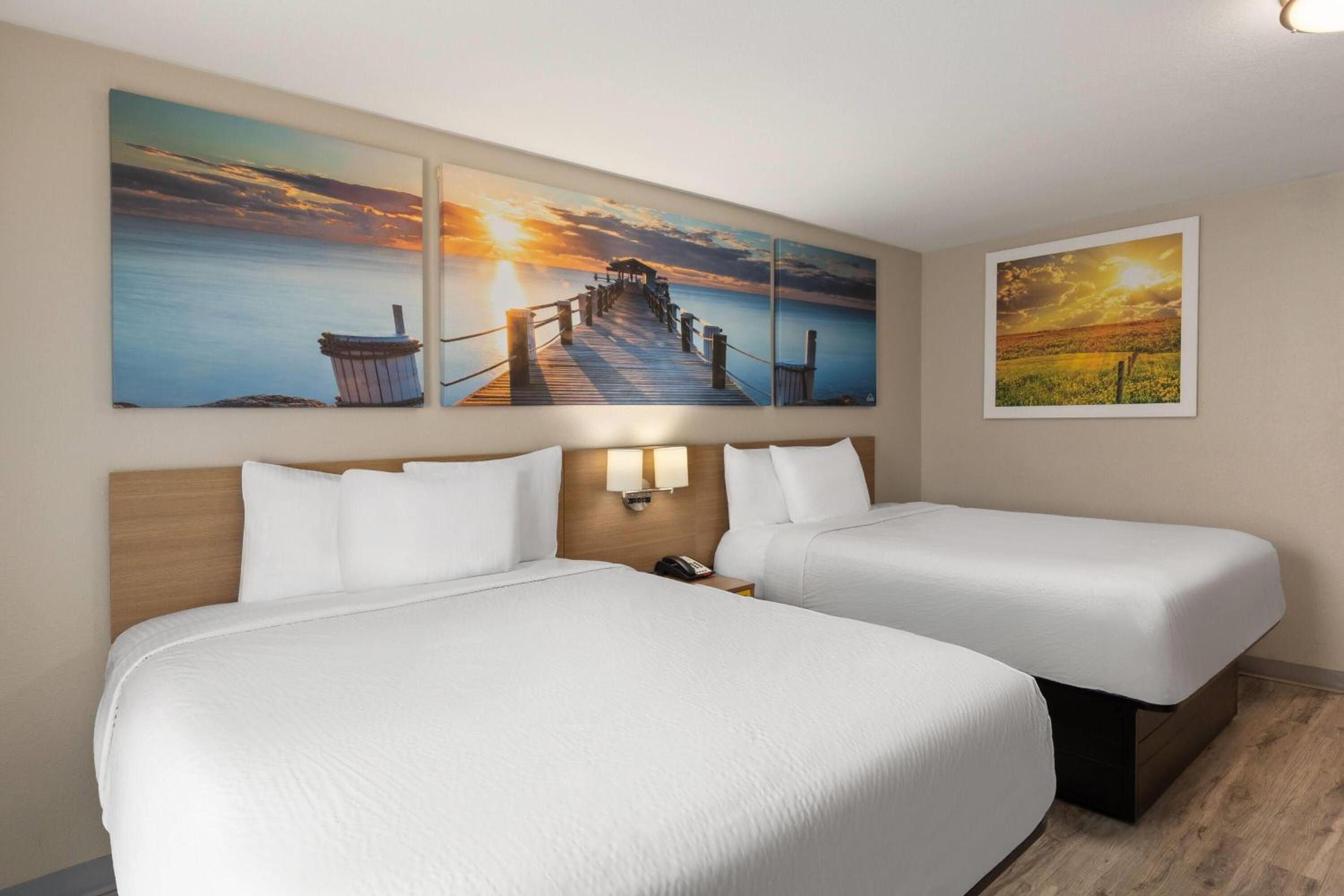 Queen Room with Two Queen Beds - Mobility Access/Non-Smoking - Photo 2