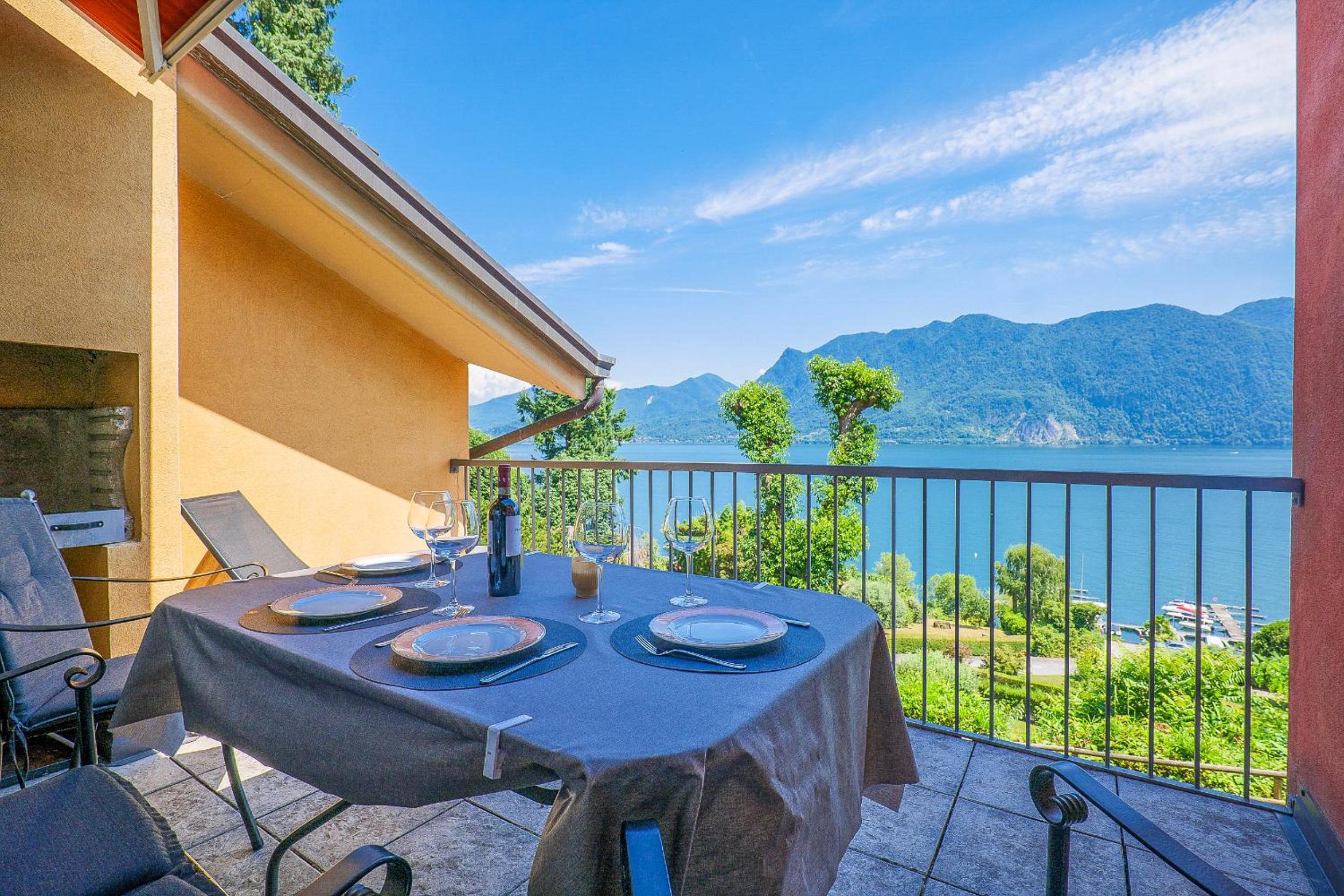 Apartment mit Balkon