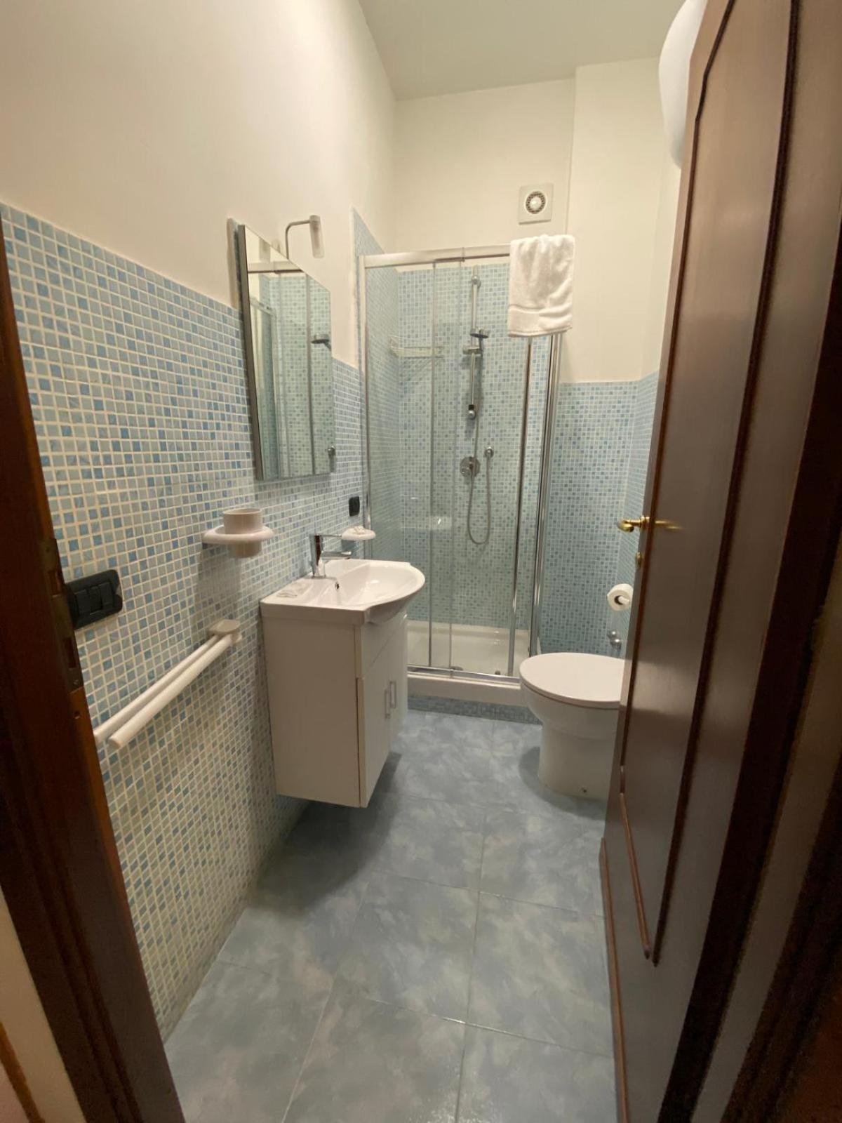 Large Double Room photo 1