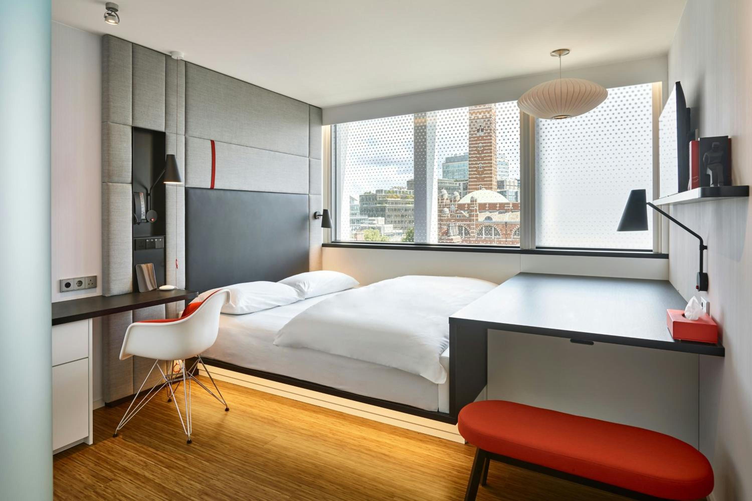 King Room - Accessible photo 3